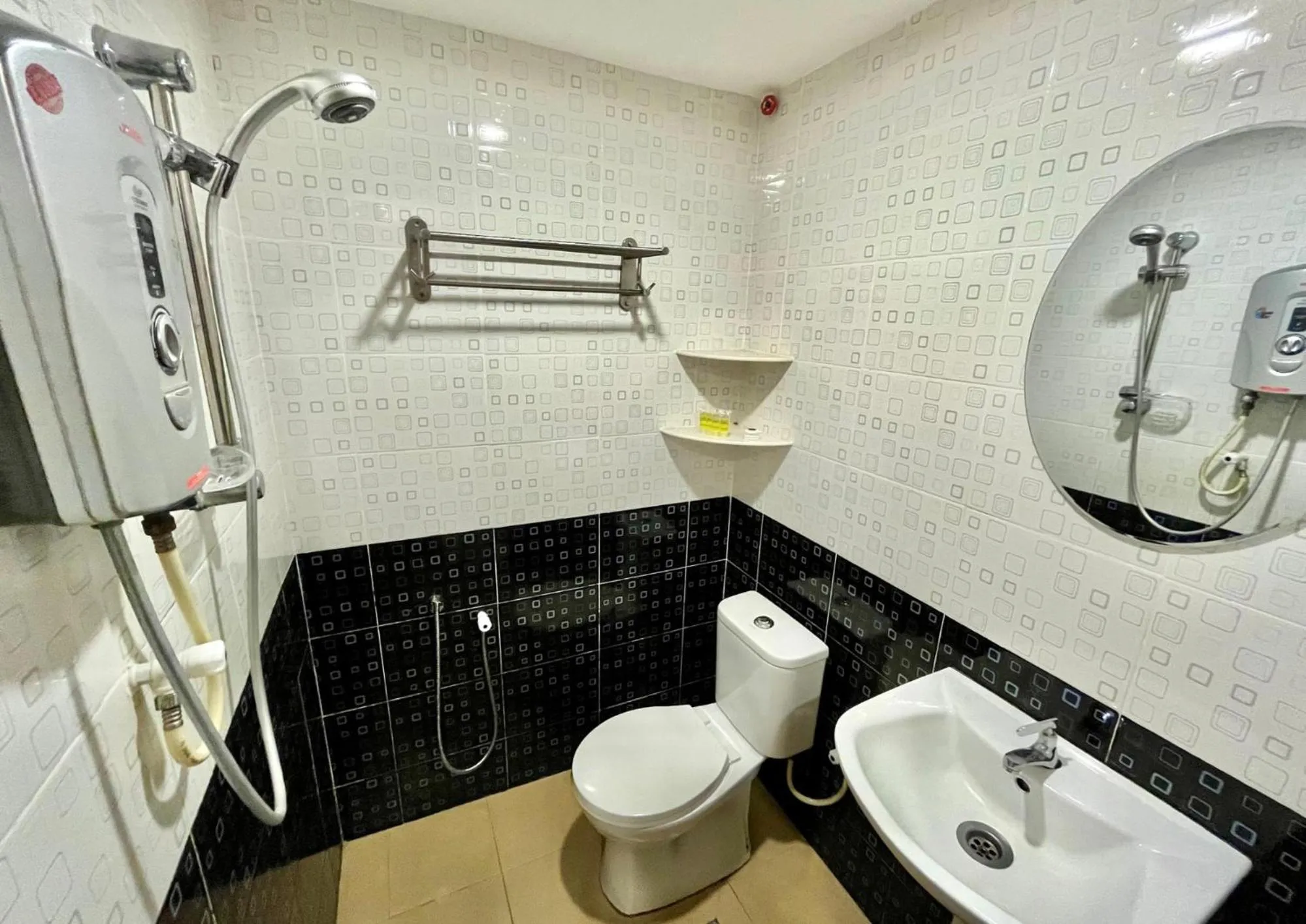 Deluxe Quadruple Room in Yellow Mansion Hotel Melaka Raya