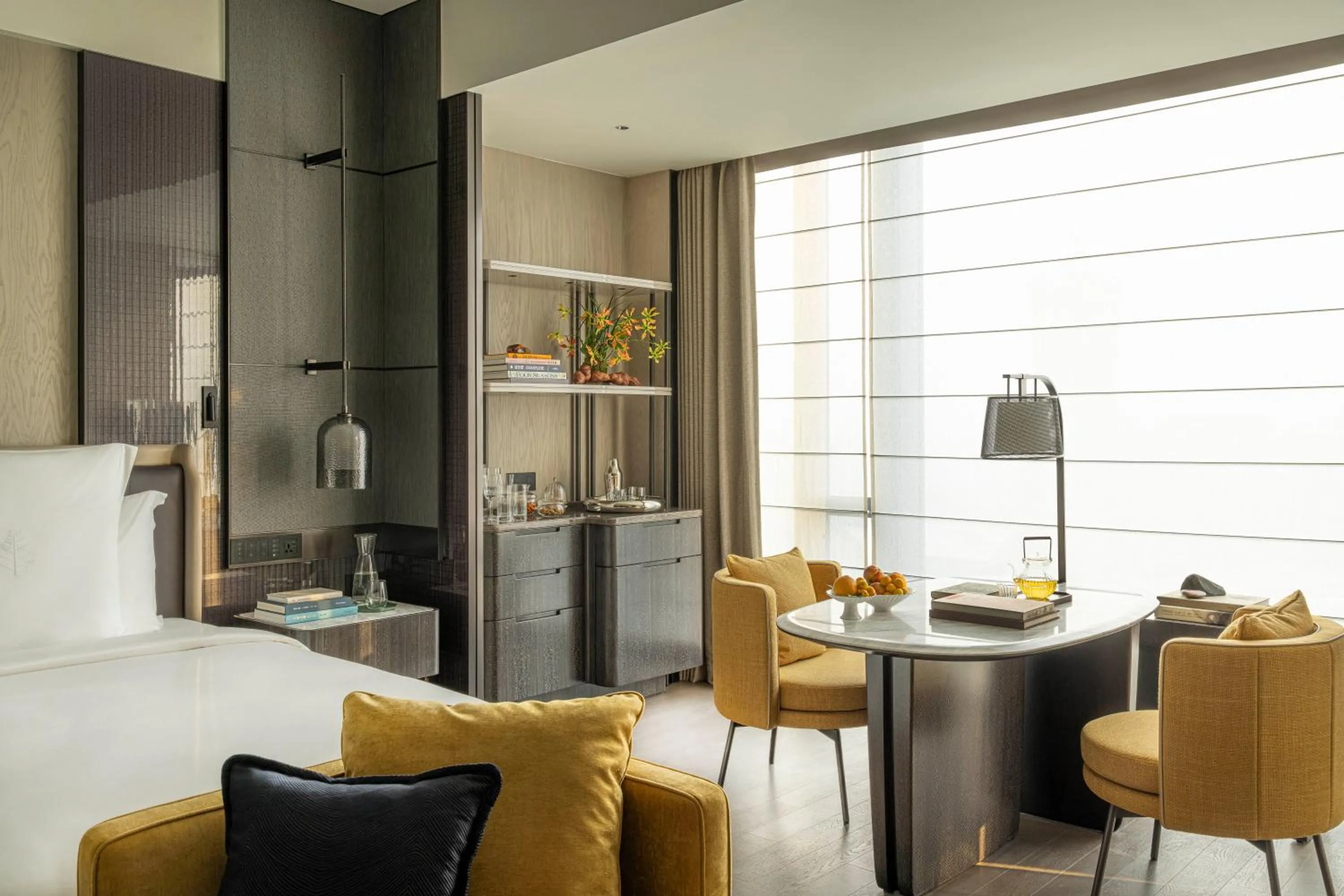 Premier Double Room with City View  in Four Seasons Hotel Hangzhou at Hangzhou Centre