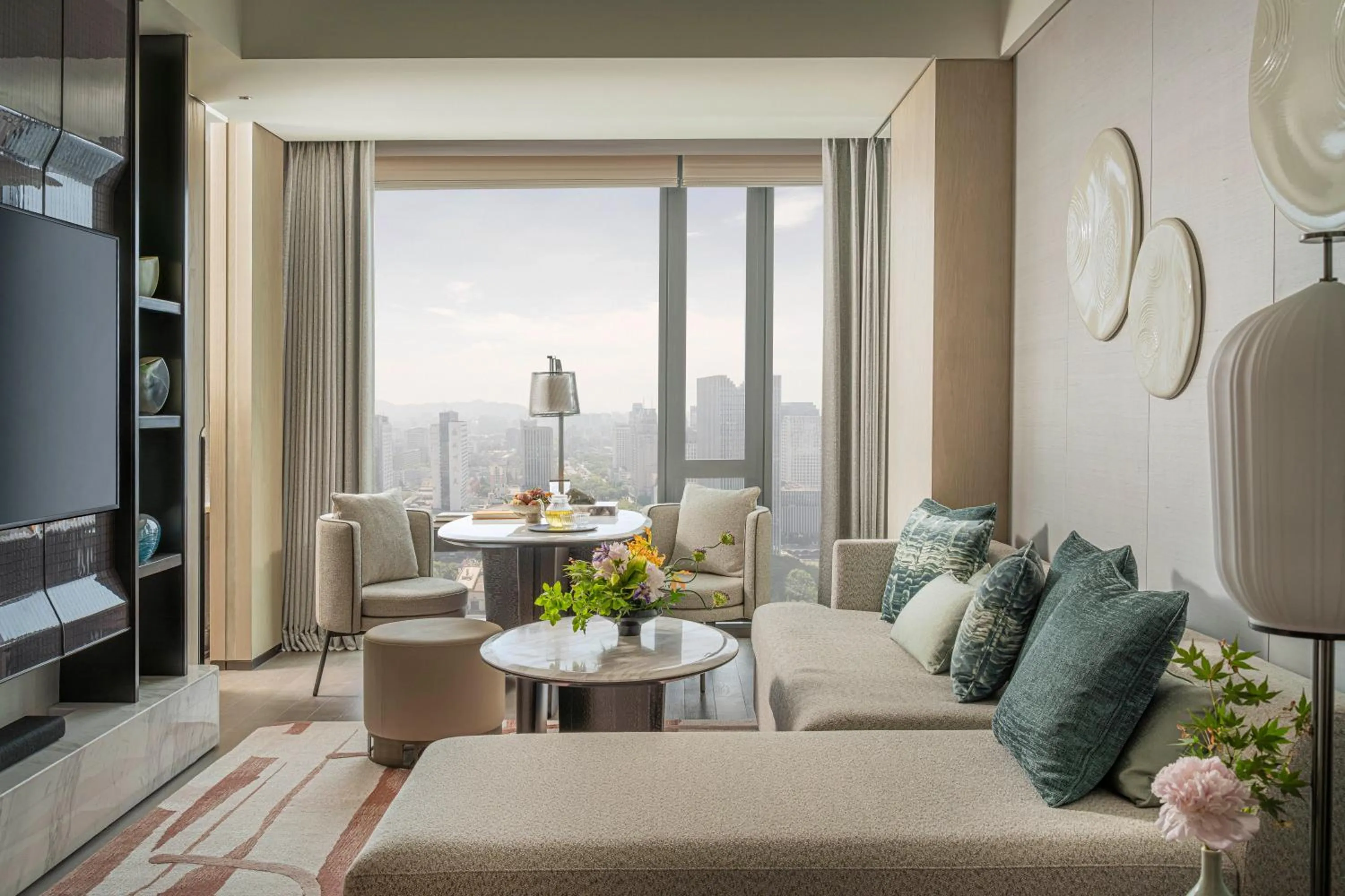 Hangzhou Suite in Four Seasons Hotel Hangzhou at Hangzhou Centre