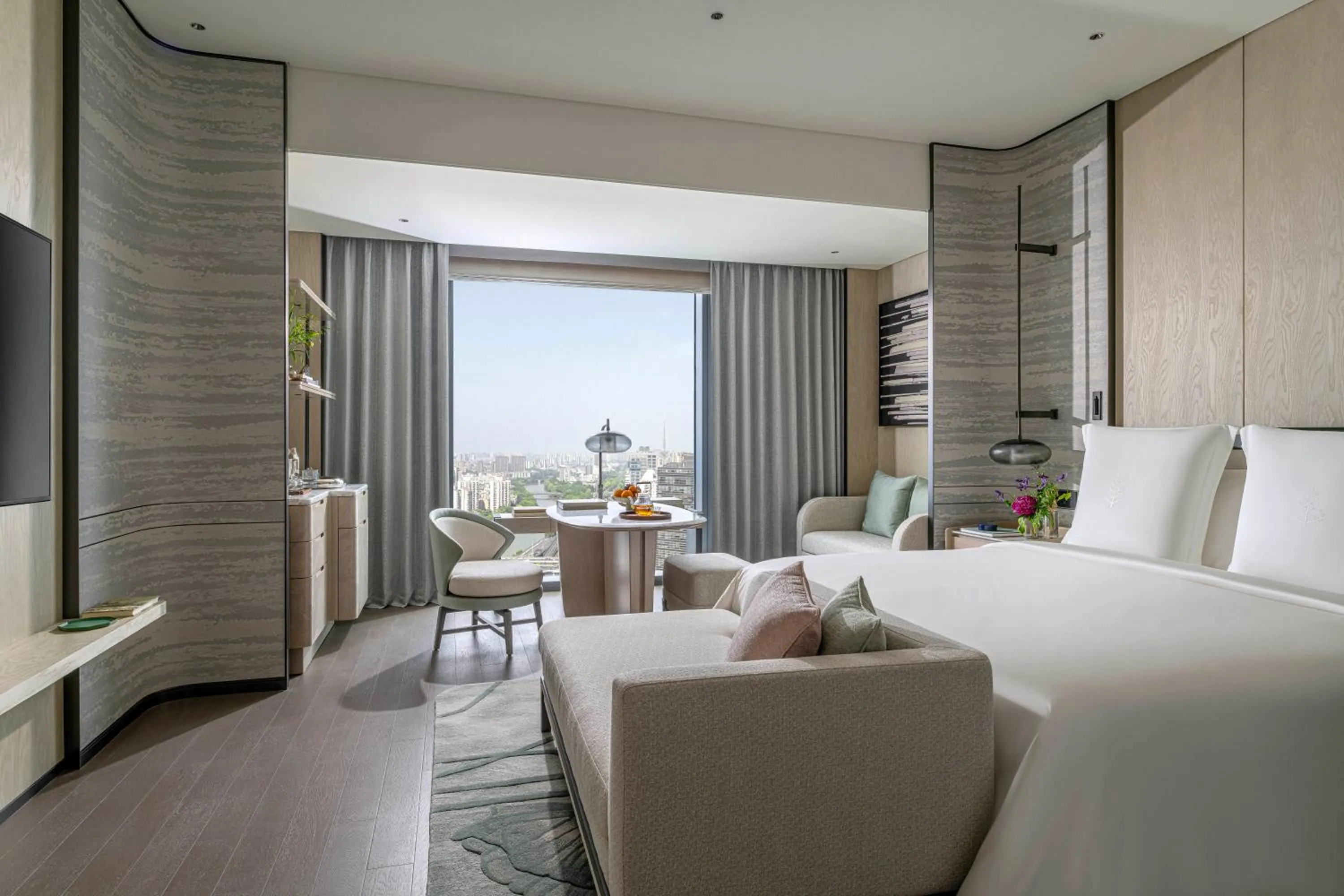 Deluxe King Room with Grand Canal View in Four Seasons Hotel Hangzhou at Hangzhou Centre