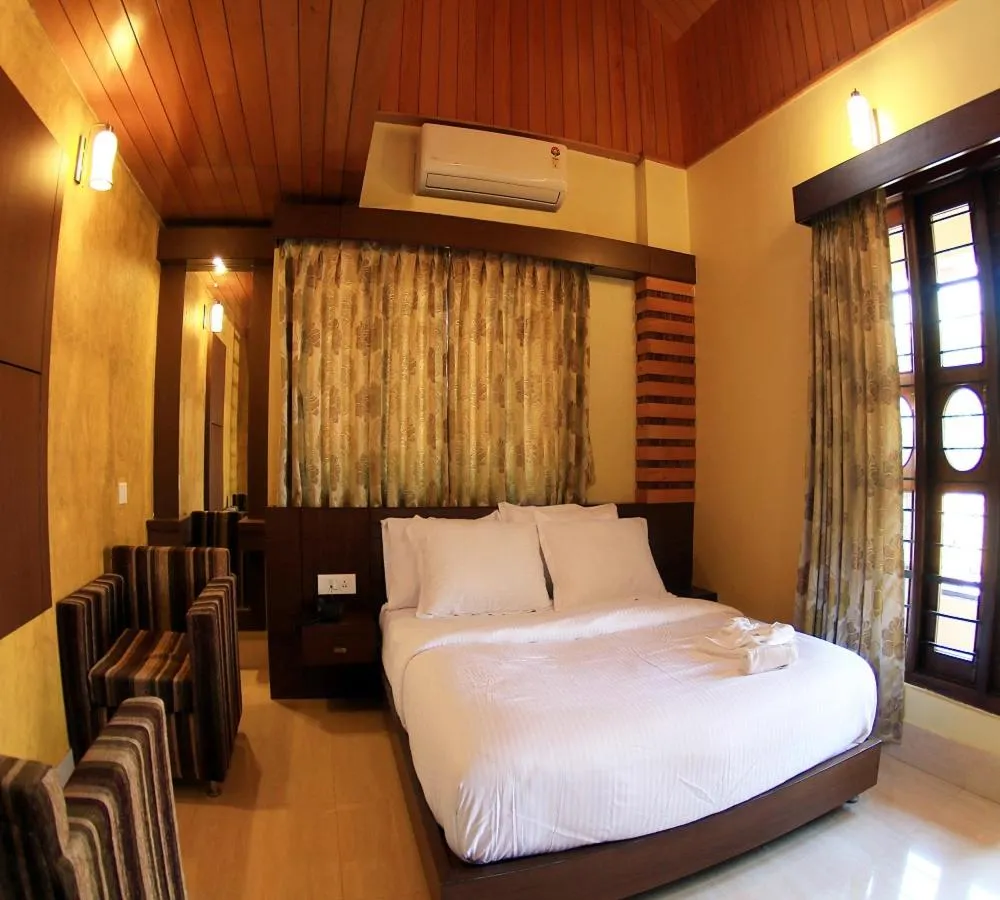 Triple Room with Balcony in The Reserve Gorumara