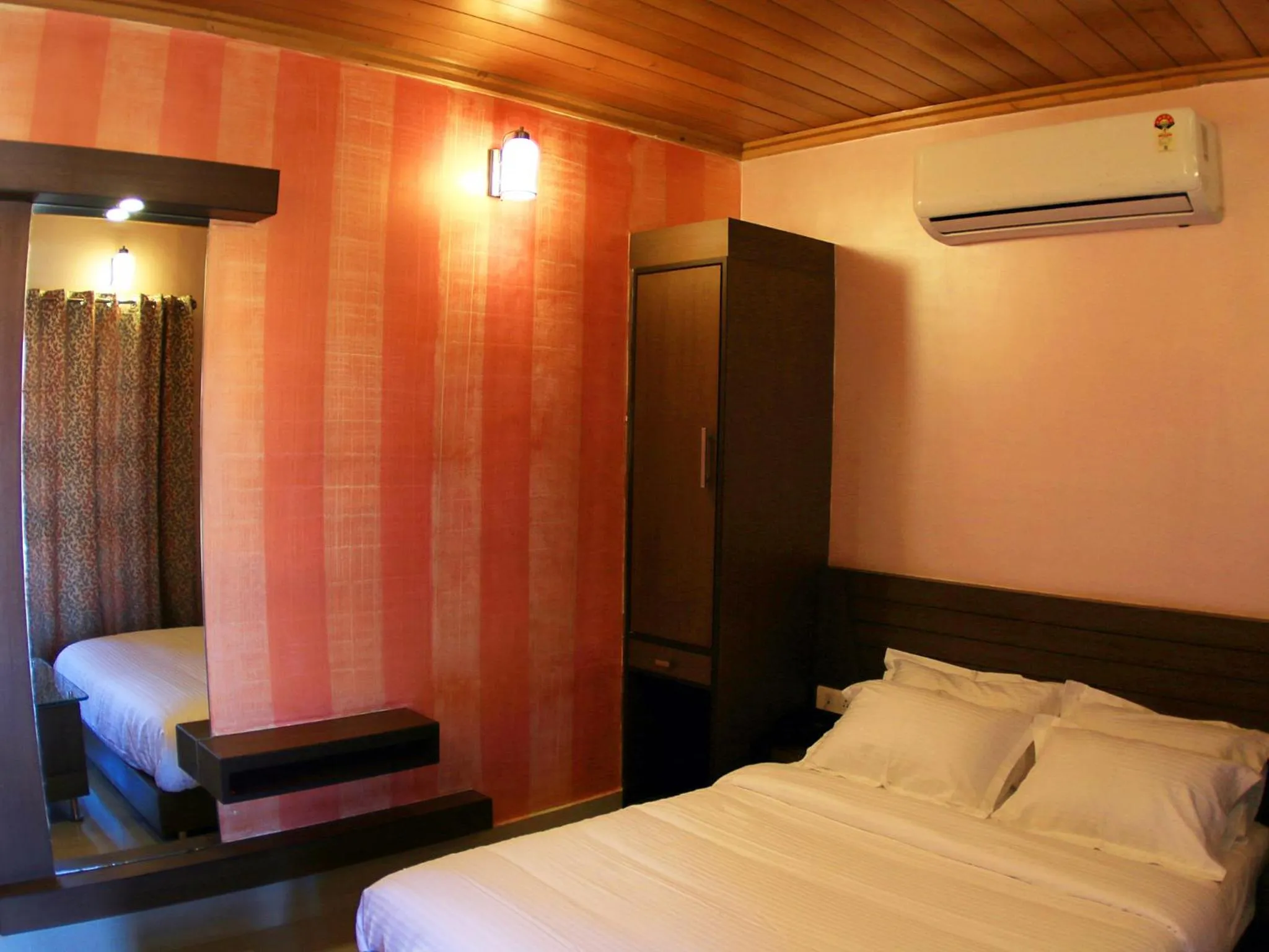 Budget Double Room in The Reserve Gorumara