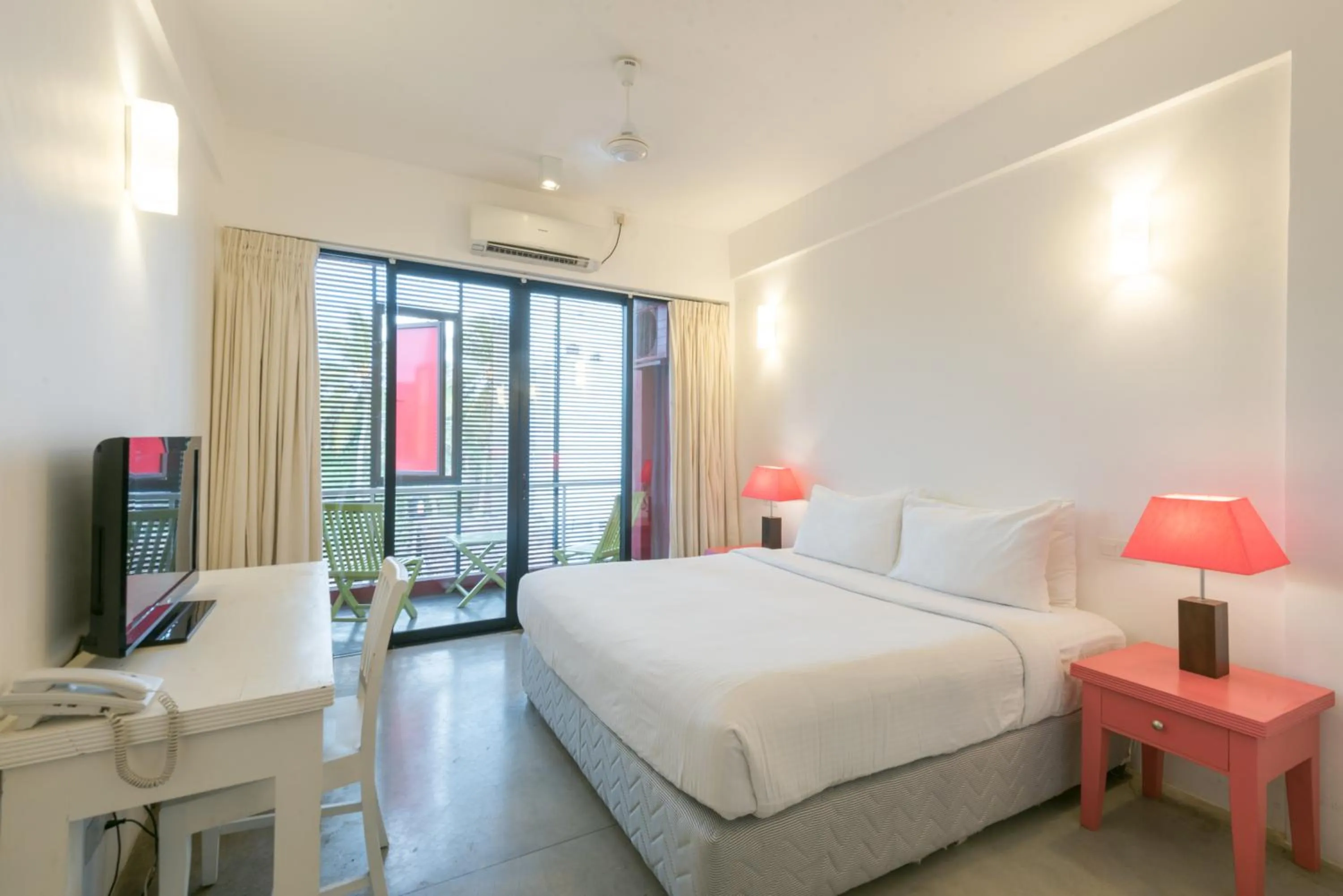 Standard Double Room with City View in Coral Rock by Bansei