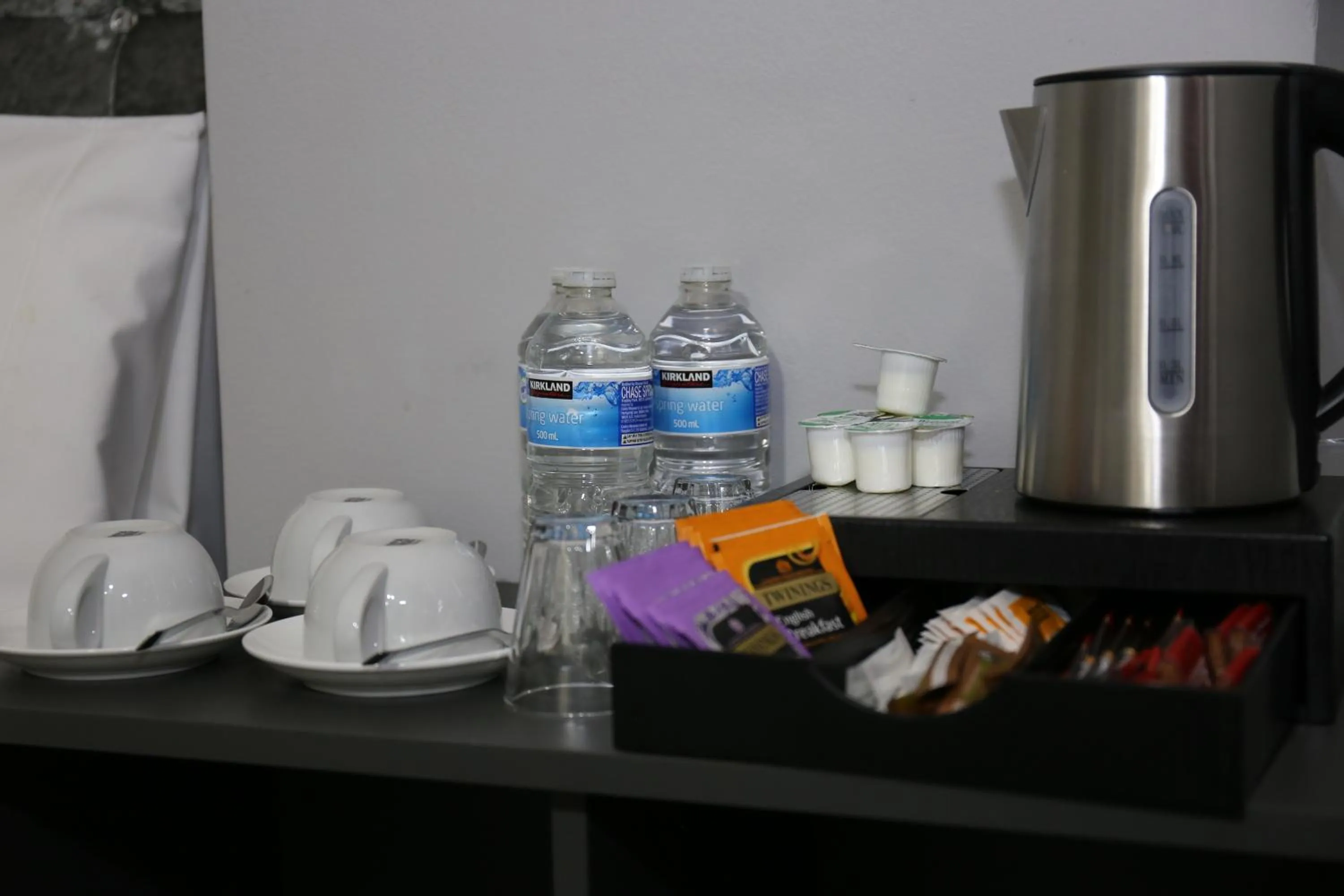 Triple Room with Shared Bathroom in Elstree Inn