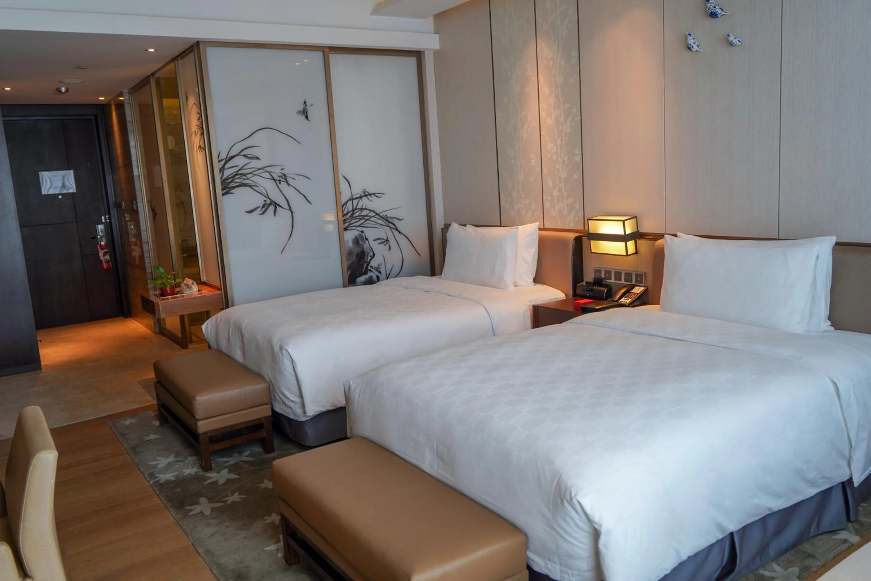 Premium Twin Room with Lounge Access in HUALUXE Hotels & Resorts Nanchang High-Tech Zone, an IHG Hotel