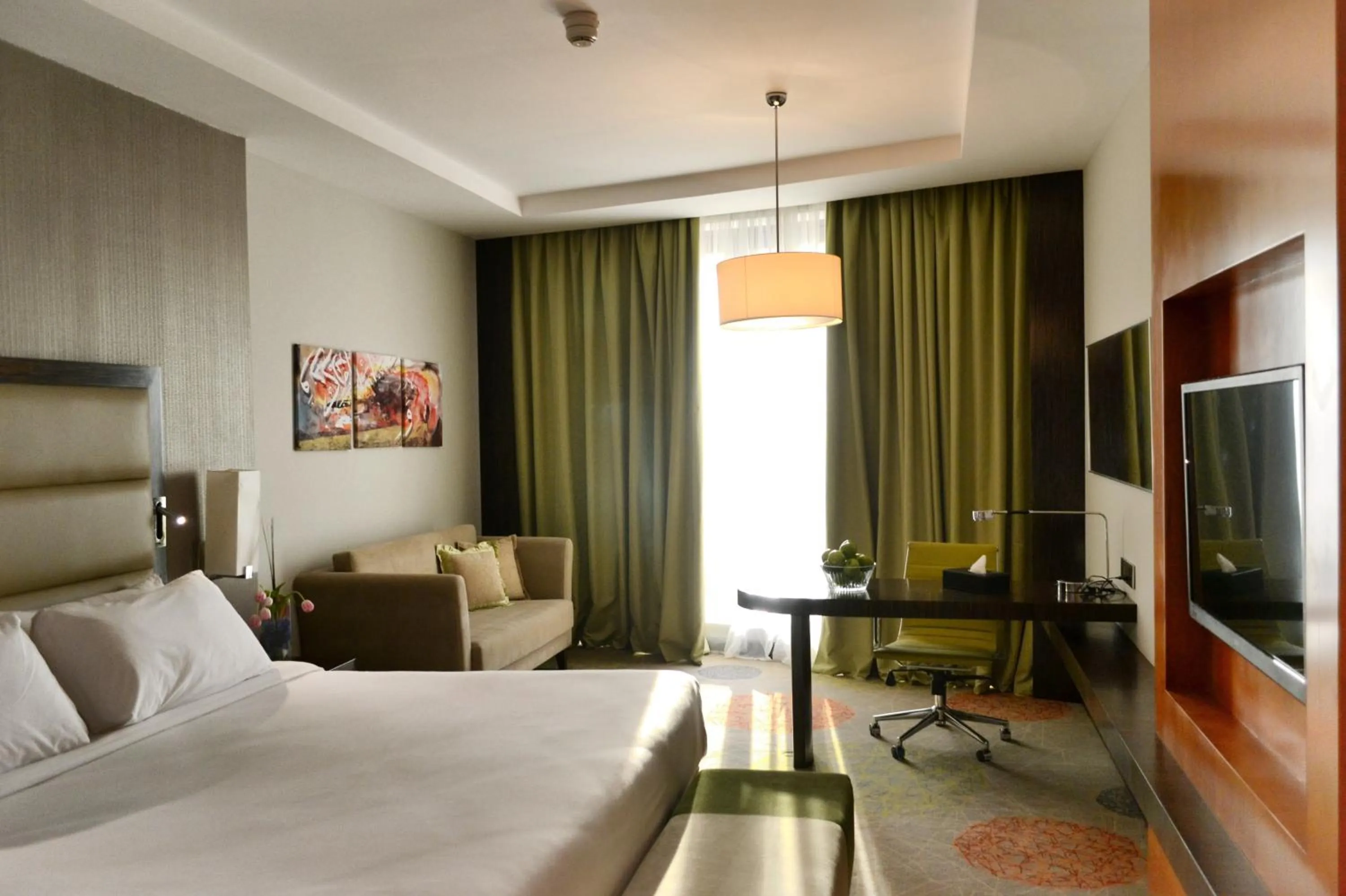 Premium King Room - Smoking in Holiday Inn Jeddah Gateway by IHG