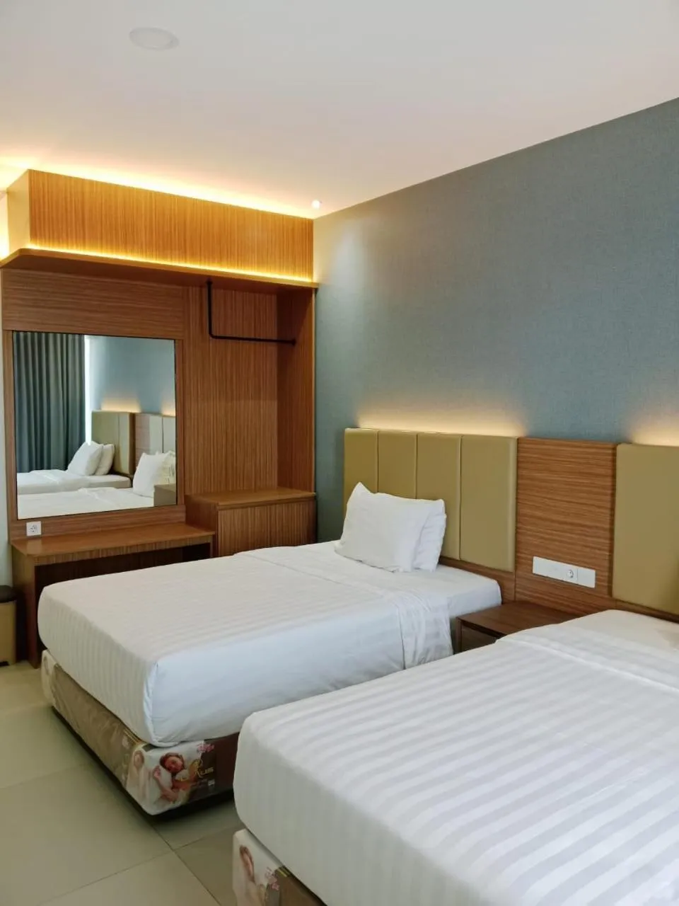 Deluxe Twin Room in Grand Cahaya Hotel Pangandaran