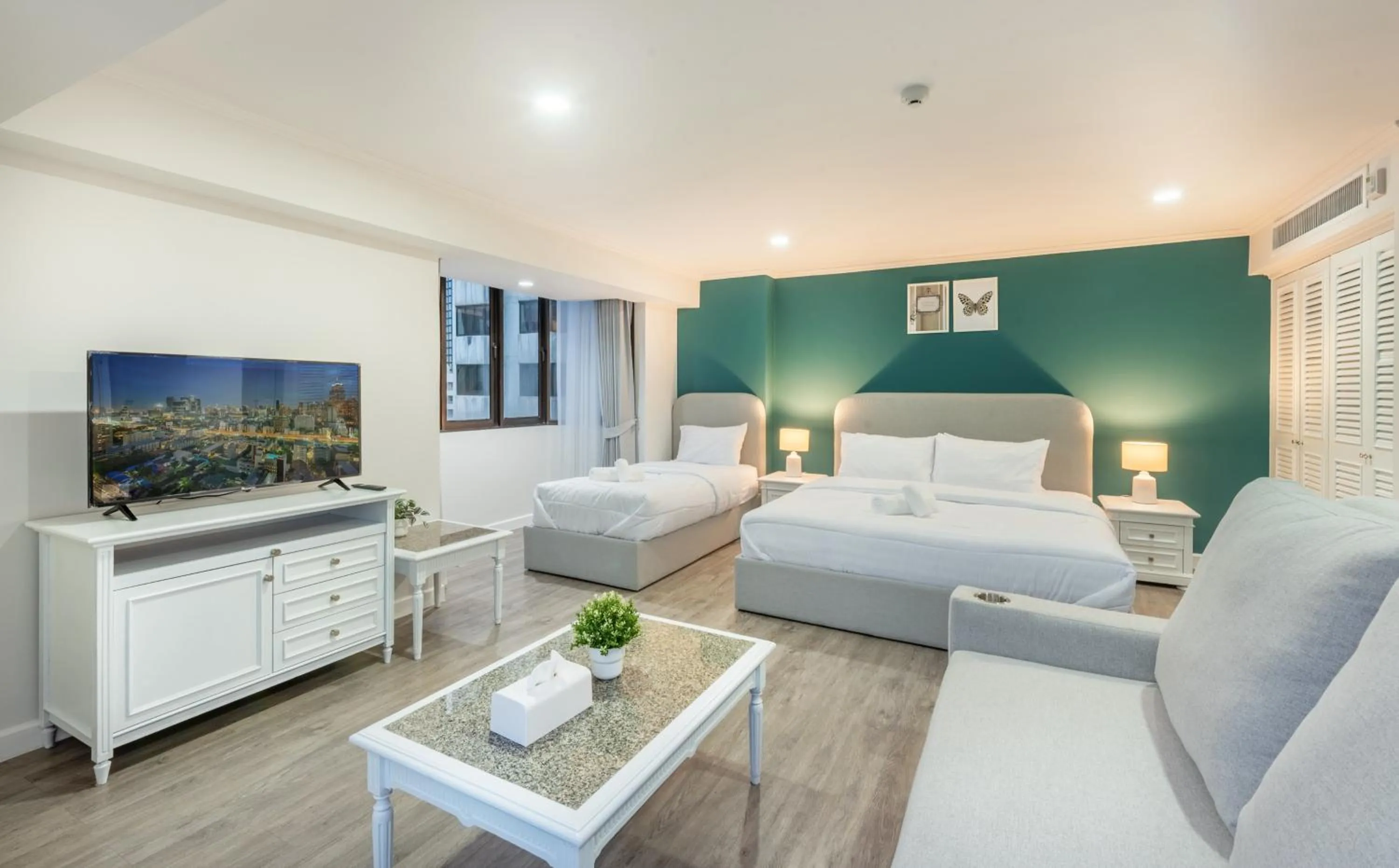 Triple Room with Balcony in Neom Town Residence