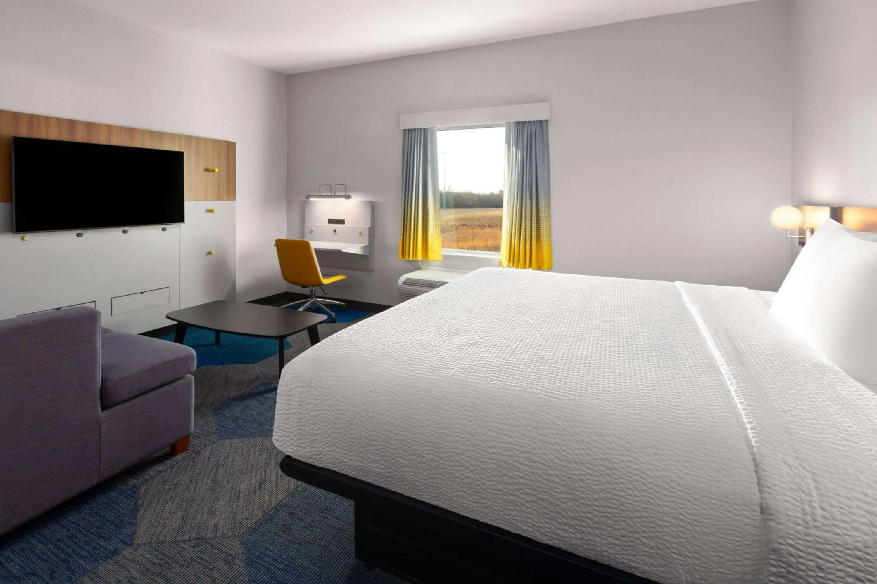 King Suite with Tub and Kitchenette - Mobility Accessible/Non-Smoking in Microtel Inn & Suites by Wyndham Olive Branch