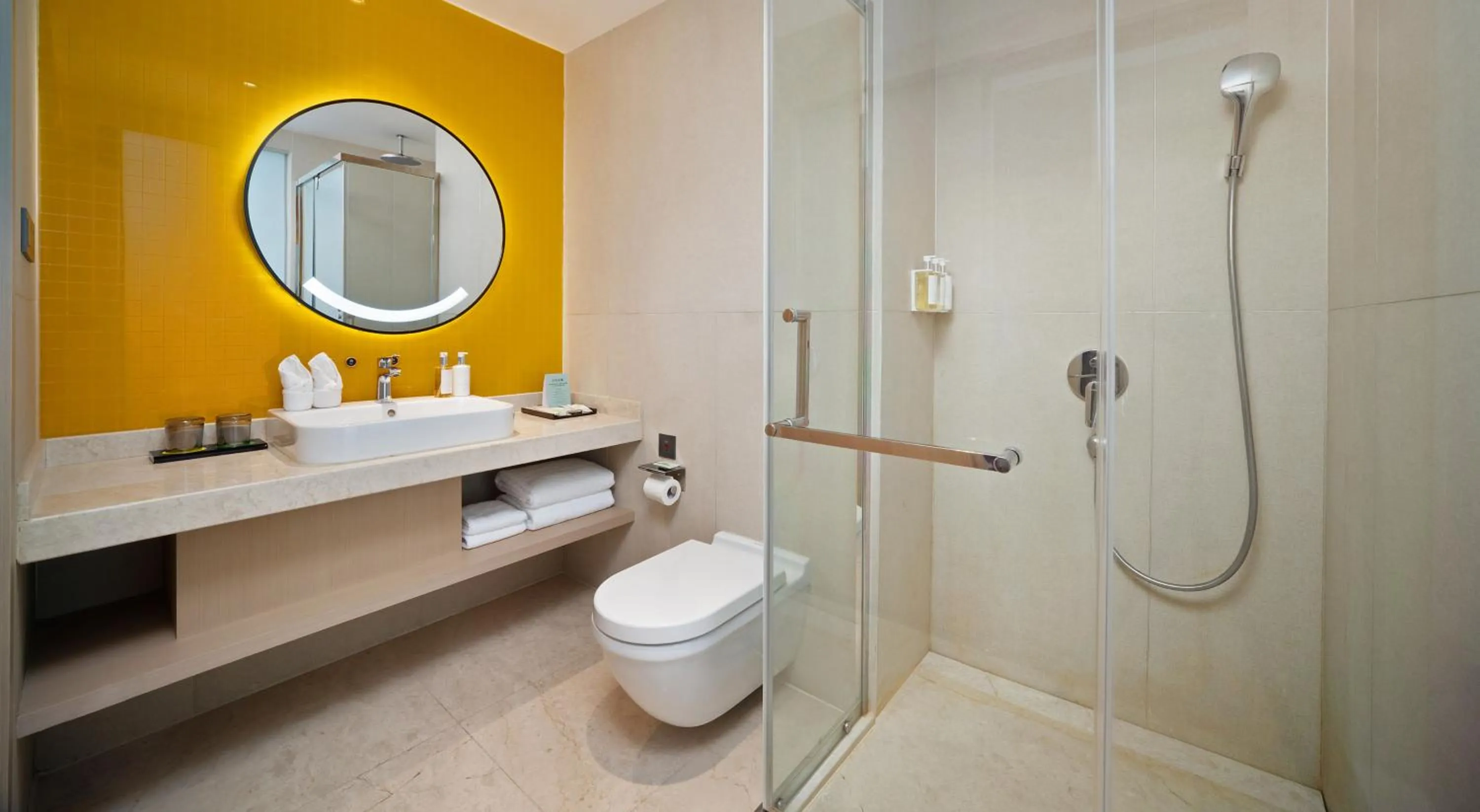 Standard King Room in Holiday Inn Dujiangyan Ancient Town by IHG