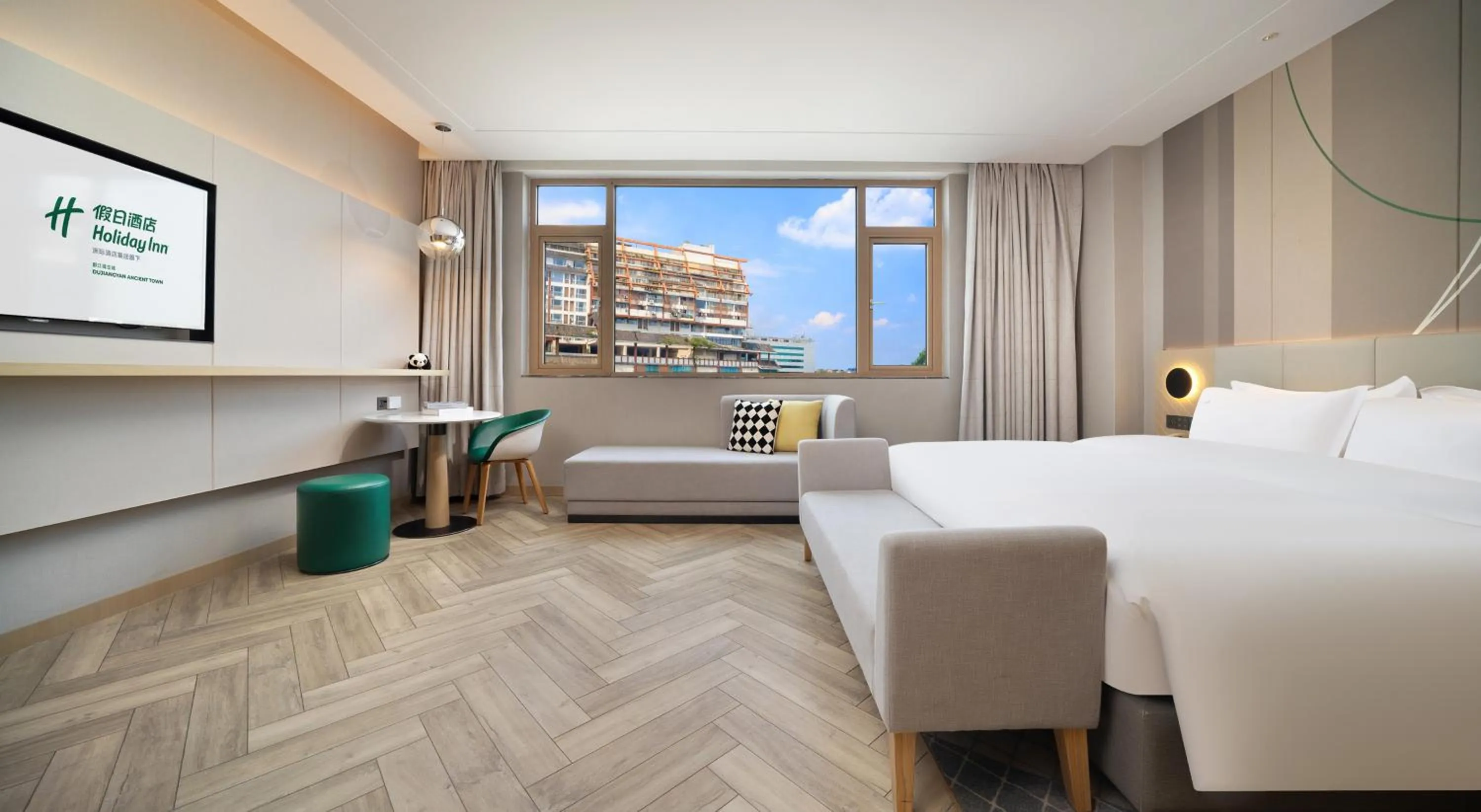 Premium King Room with River View in Holiday Inn Dujiangyan Ancient Town by IHG