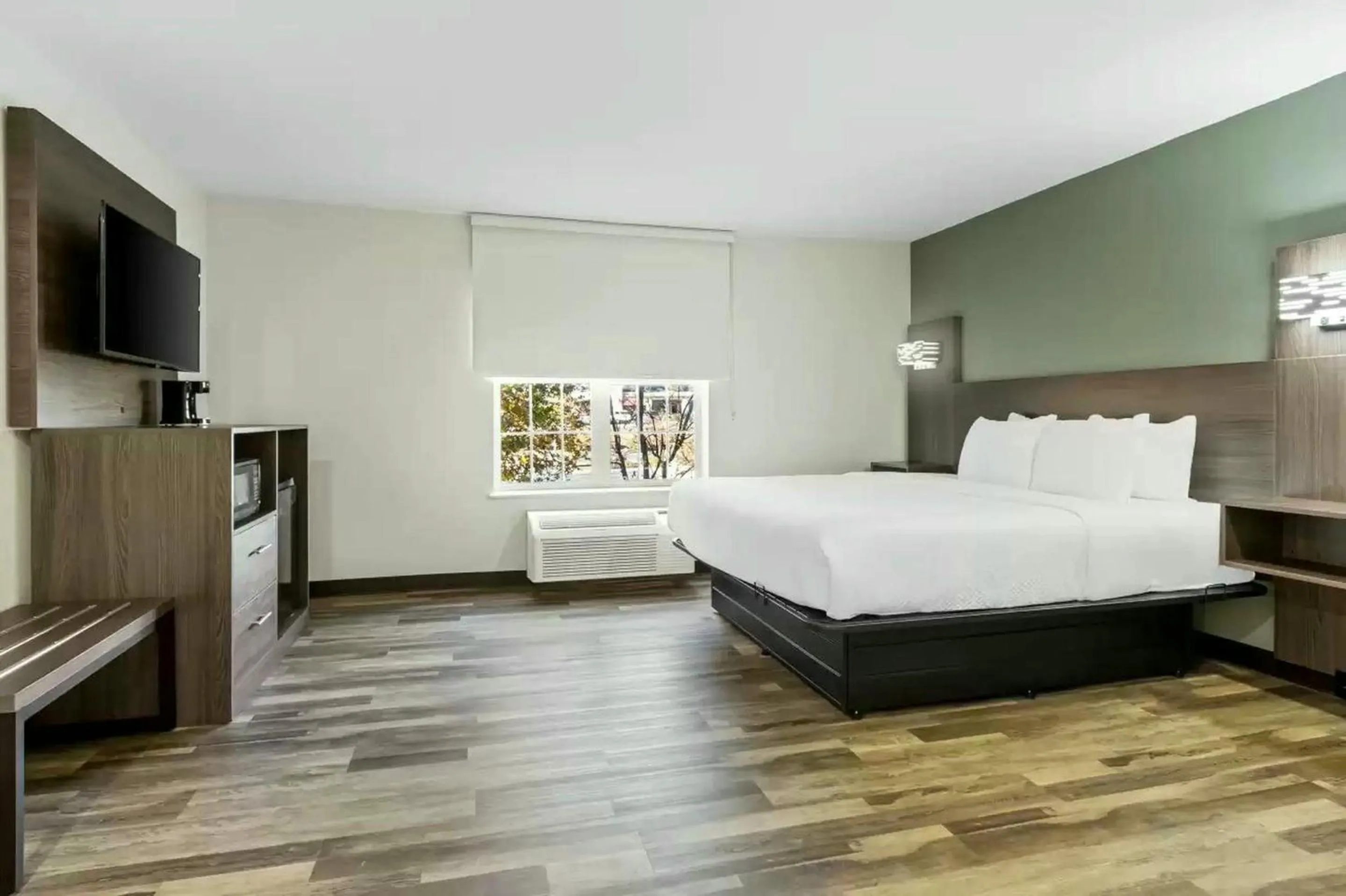 King Room - Non Smoking in Quality Inn & Suites Columbia Harbison