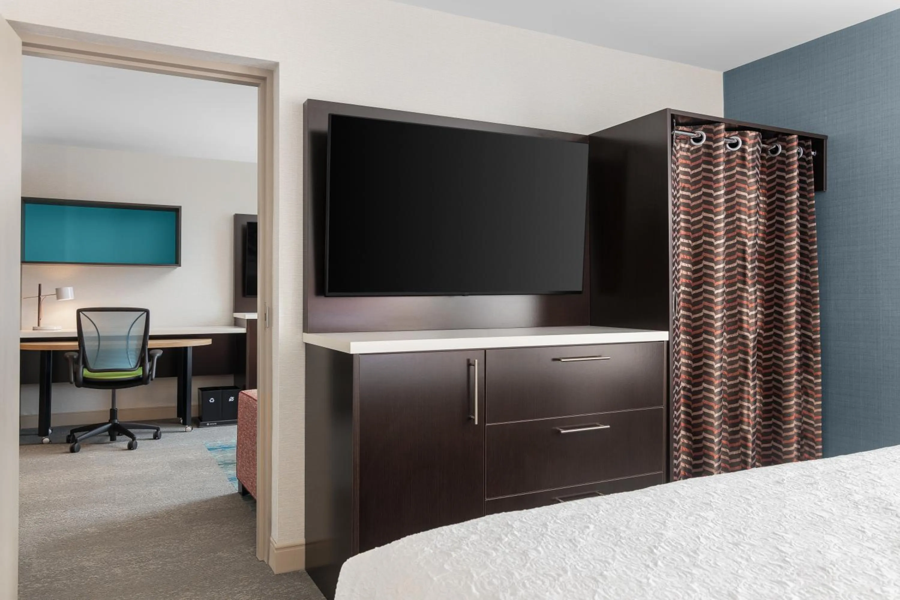 One-Bedroom Queen Suite with Two Queen Beds in Home2 Suites By Hilton Kitchener