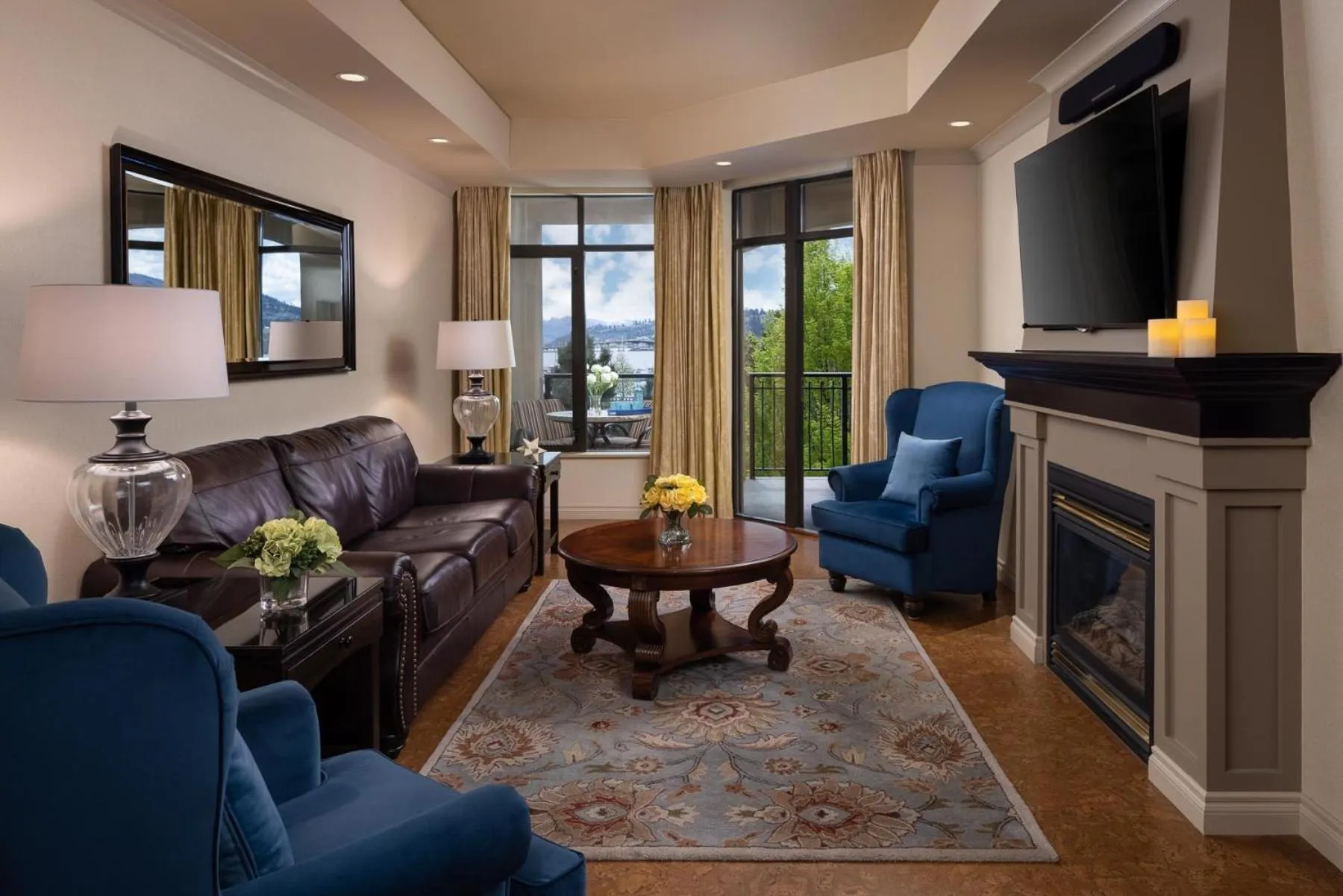 Two Bedroom Premium Suite in The Royal Kelowna - Bellstar Hotels & Resorts