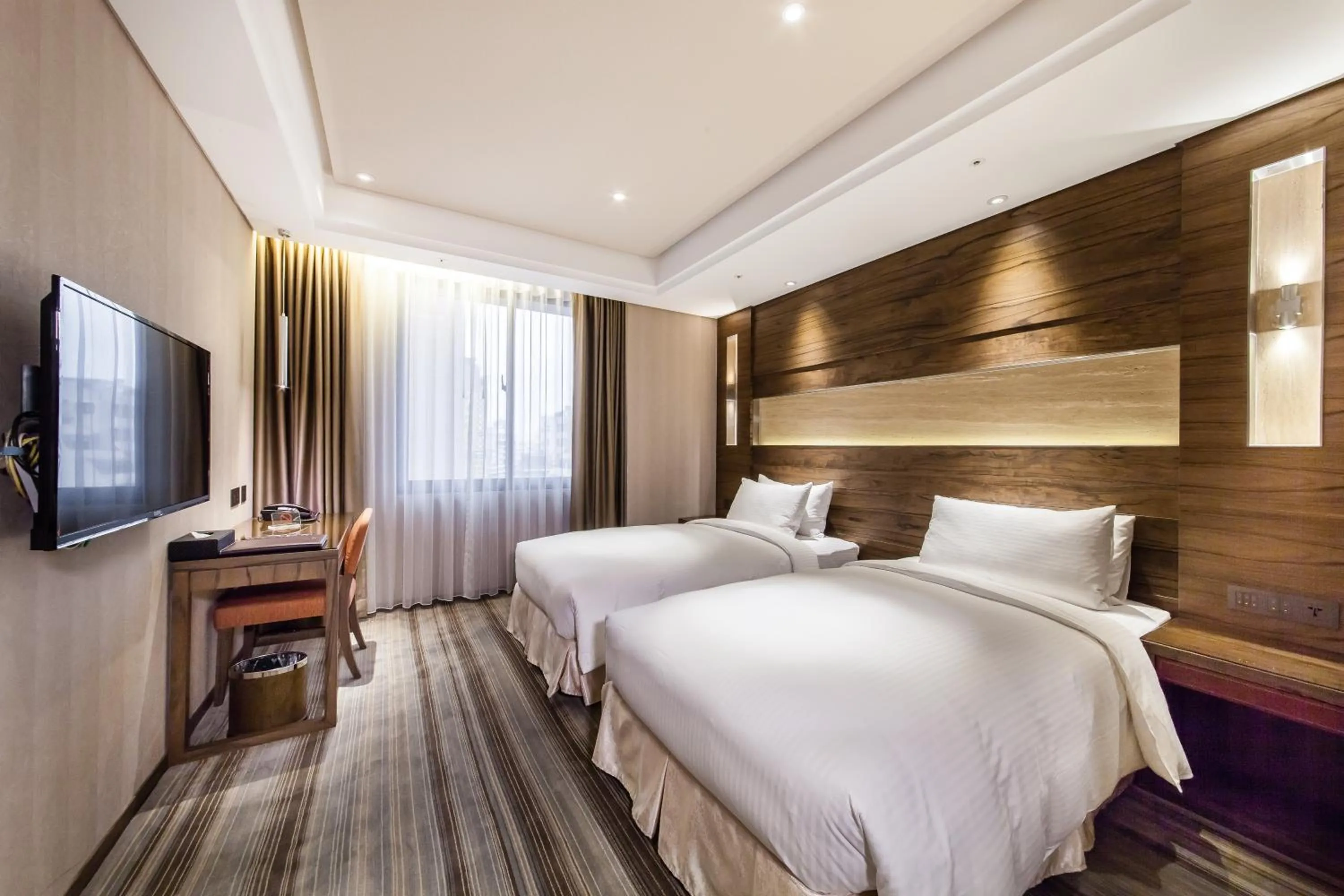 Deluxe Twin Room in Green World Taipei Station