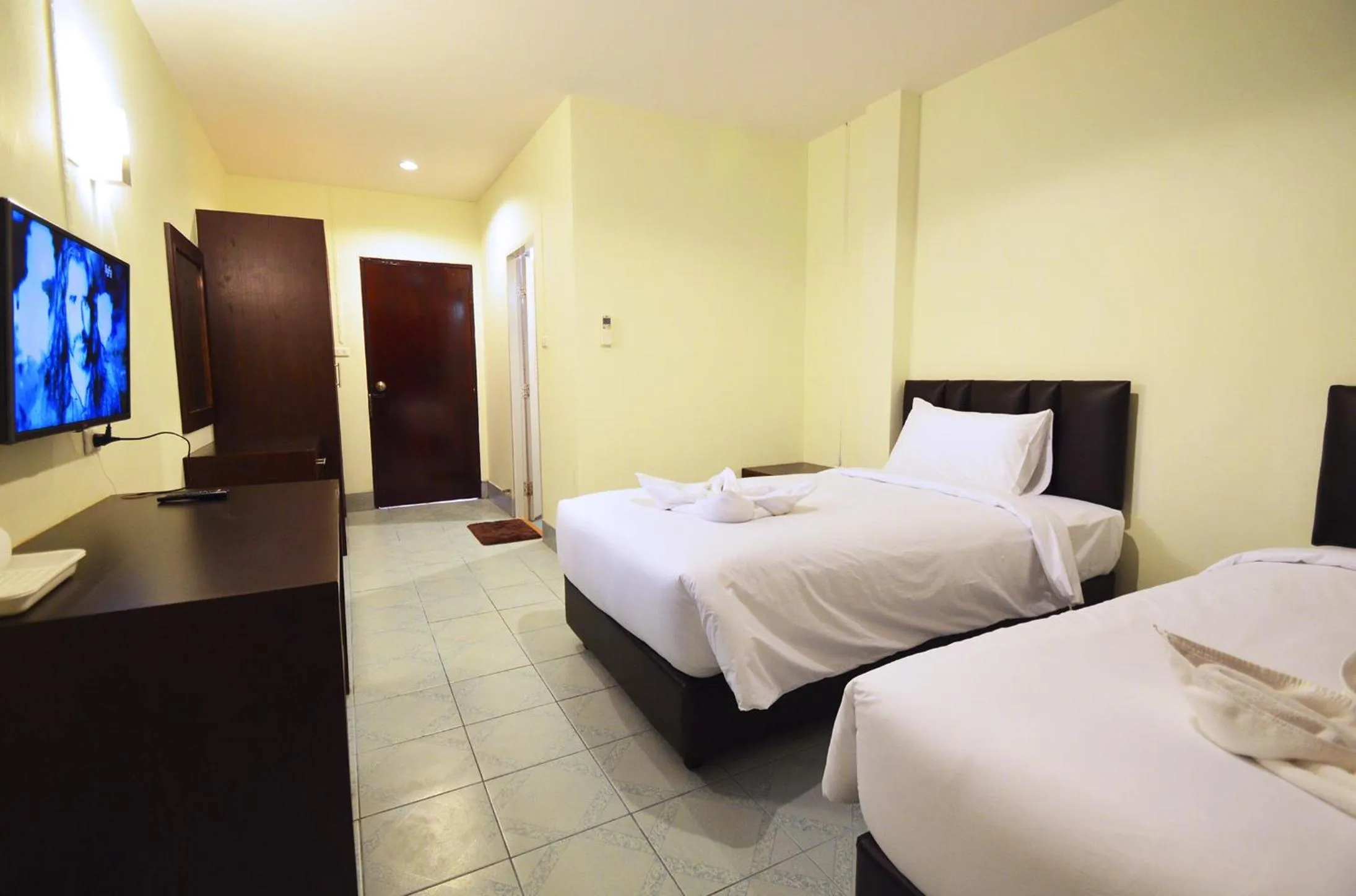 Standard Twin Room in Paripas Express Patong
