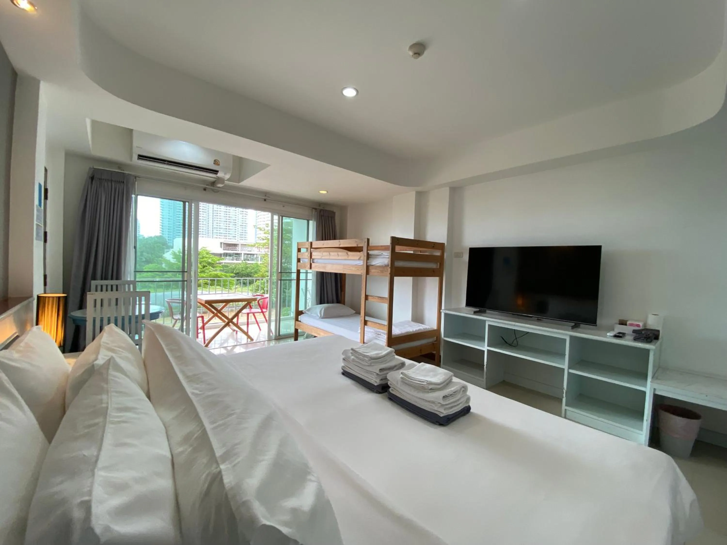 Deluxe Studio in KP Seaview Jomtien
