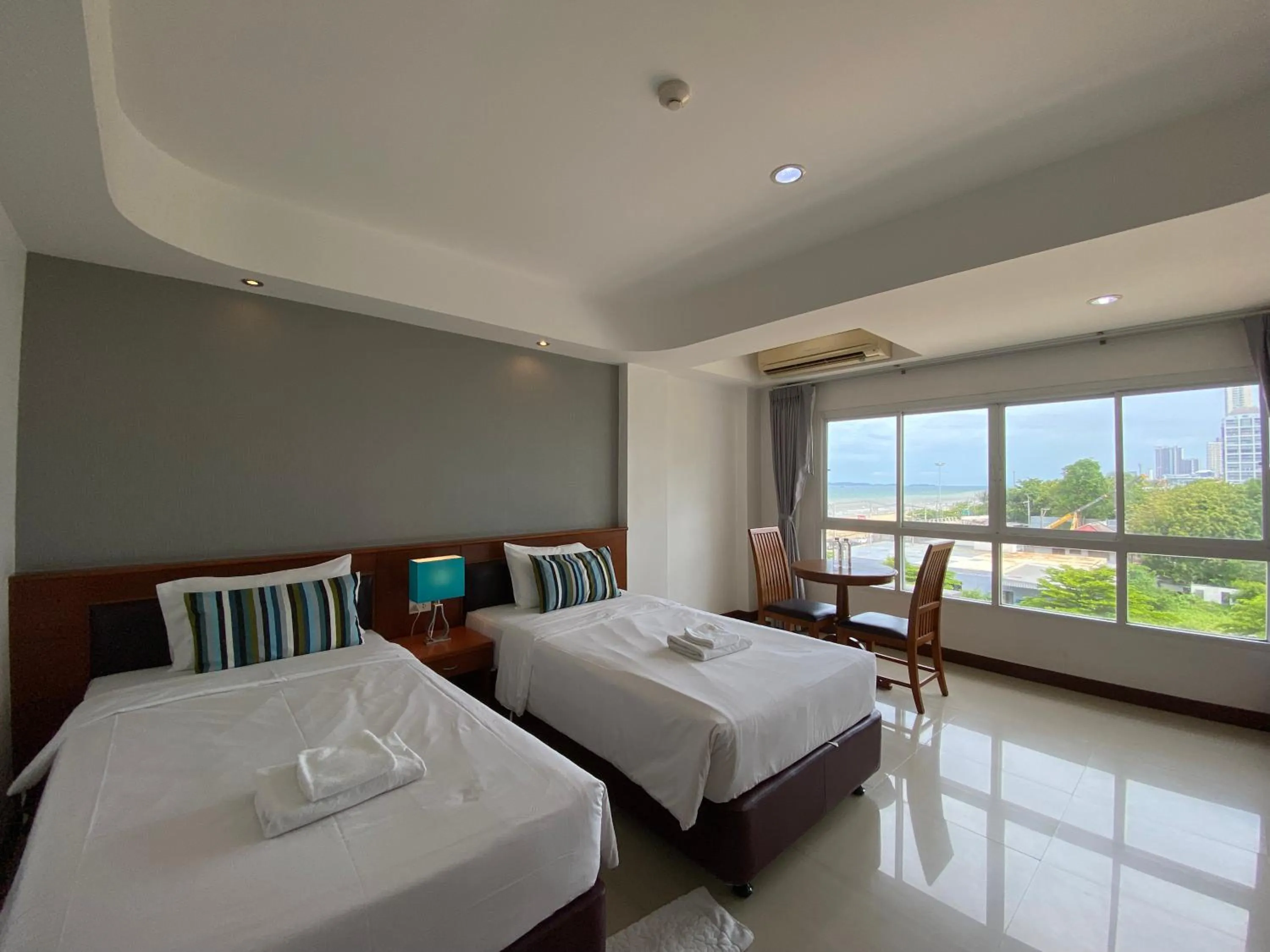 Standard Twin Room with Sea View in KP Seaview Jomtien