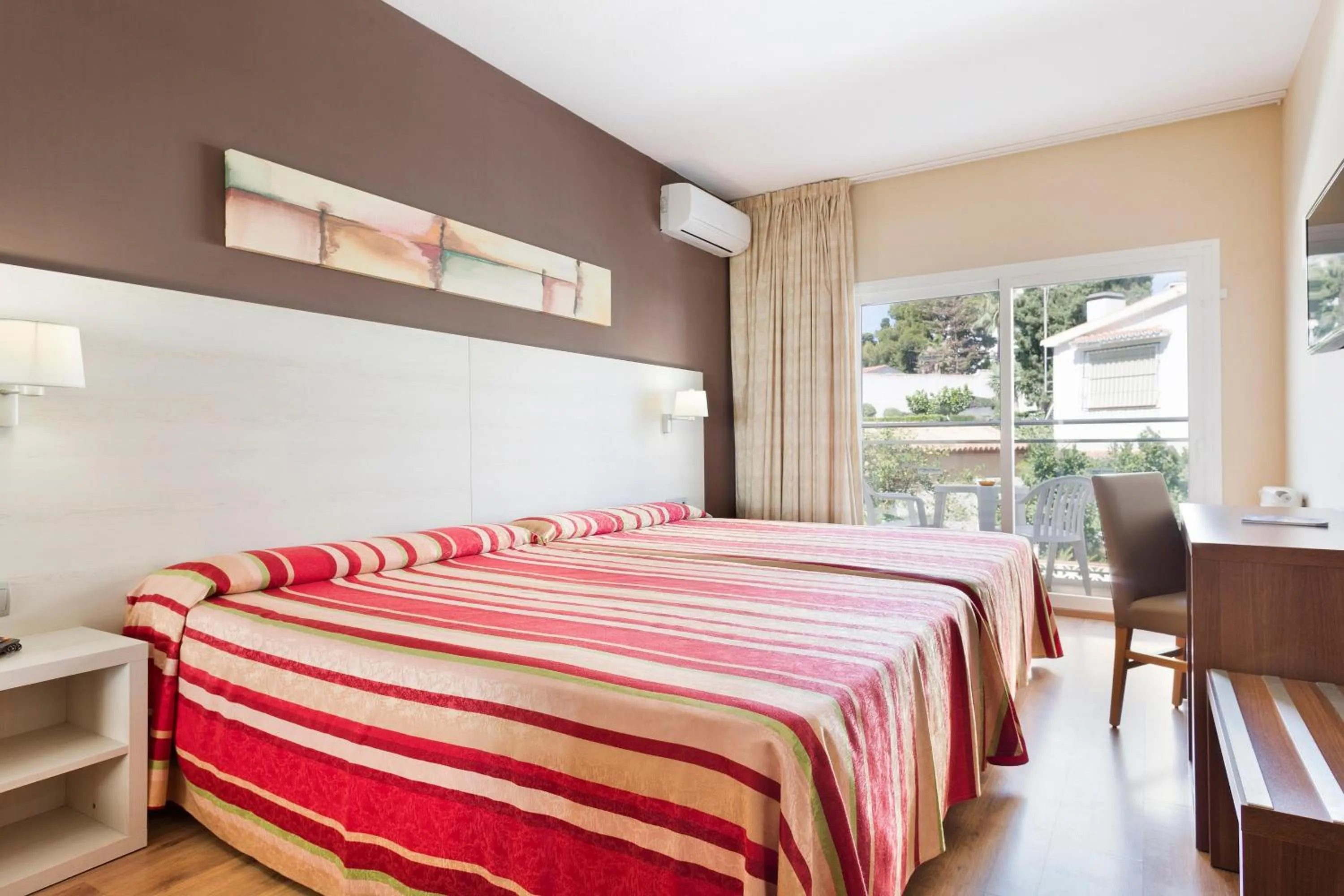 Standard Double Room (3 Adults) in Hotel Best Siroco