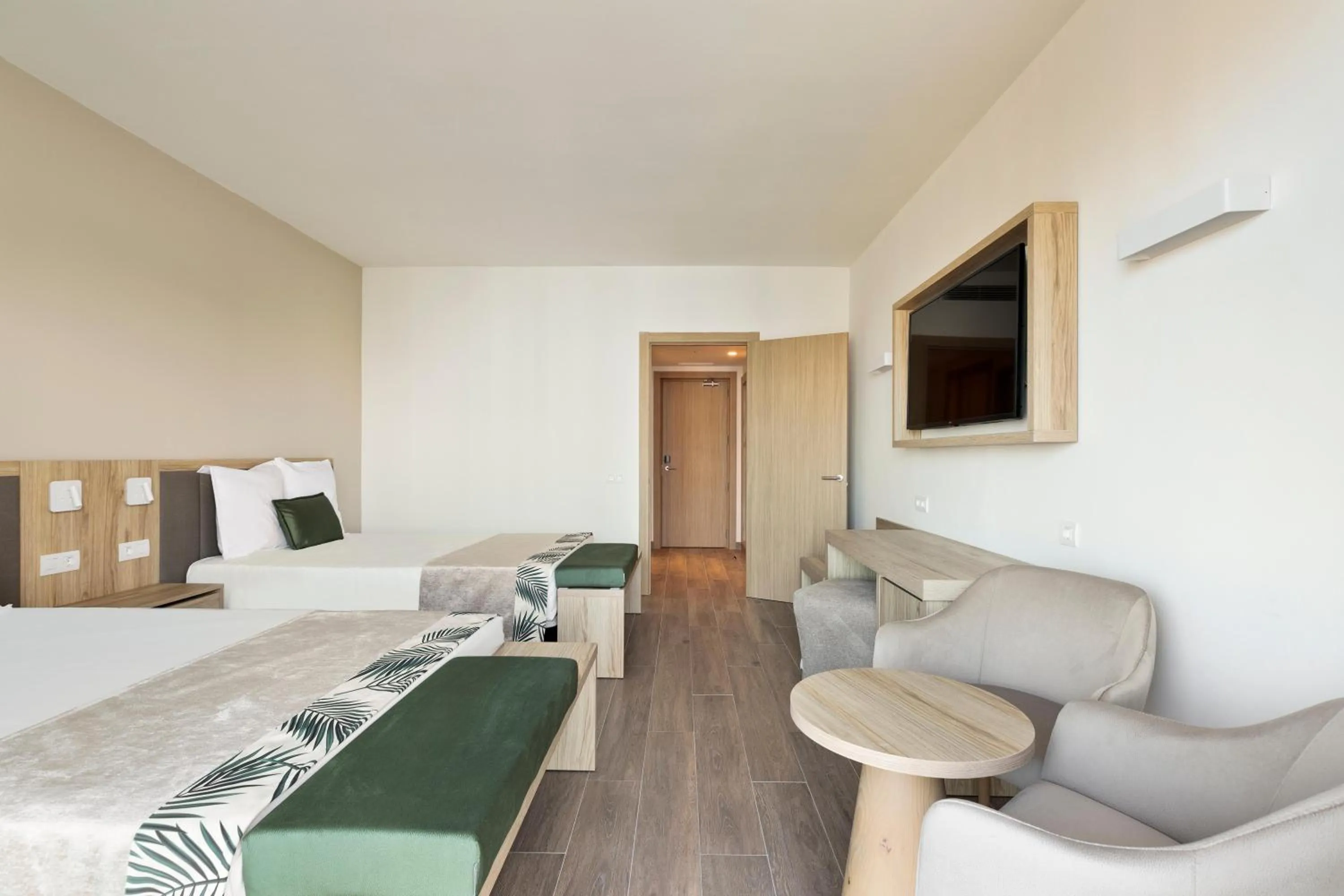 Standard Double Room (3 Adults + 1 Child) in Hotel Best Triton