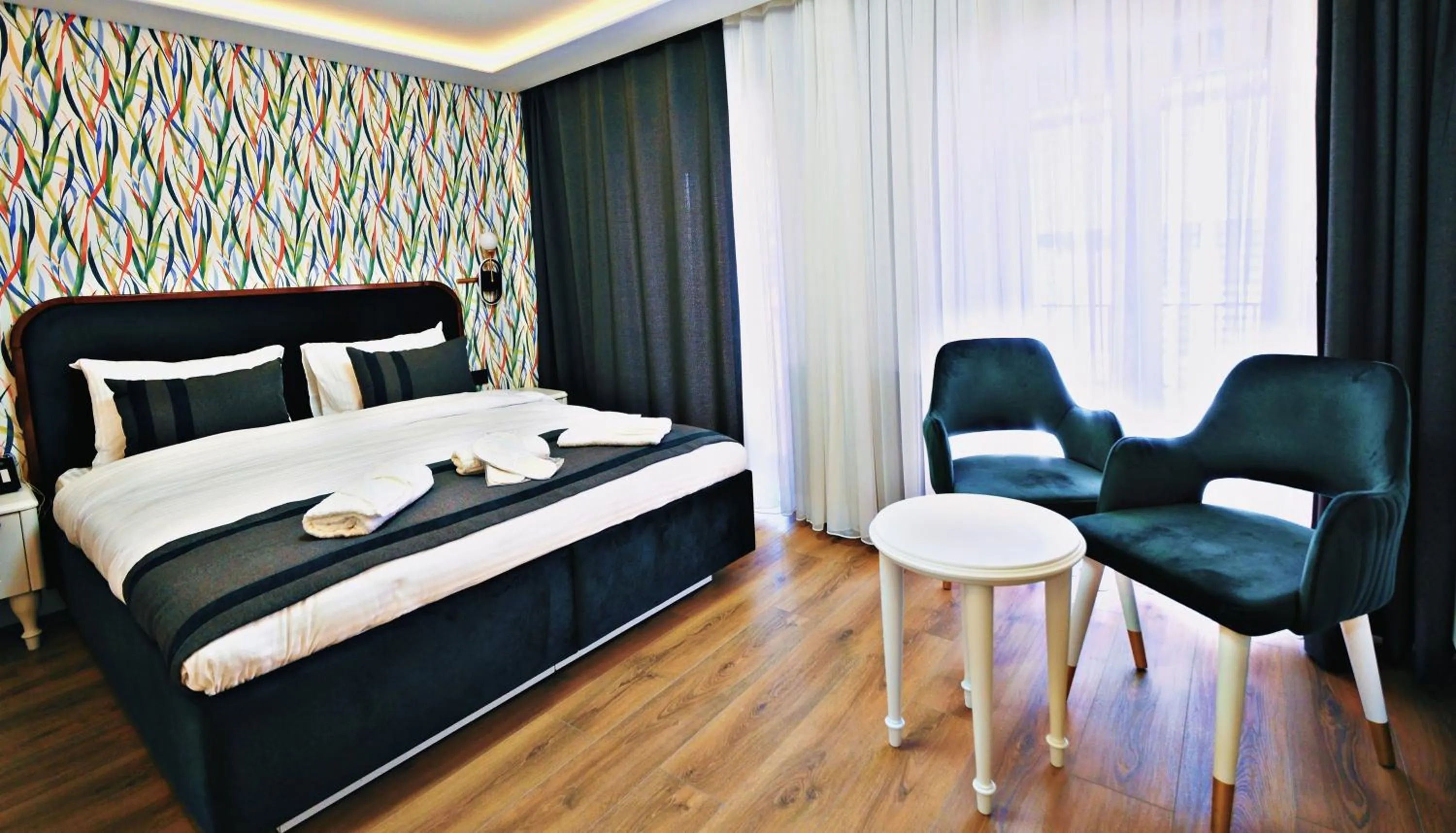 Deluxe Double Room with City View in the saint hotel