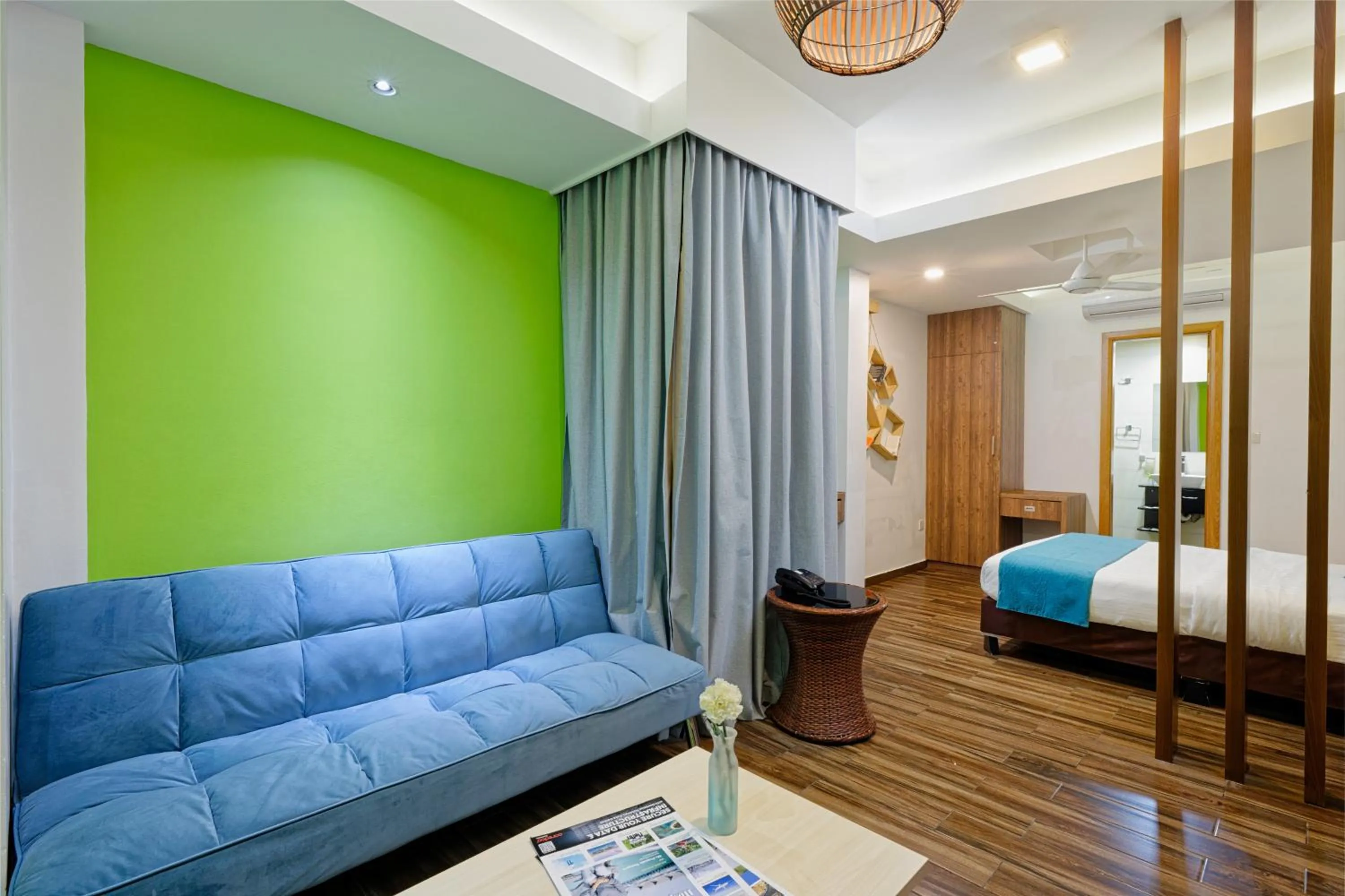 Deluxe Suite (Free Return Airport Transfer and 10% off on Food & Beverage) - single occupancy in h78