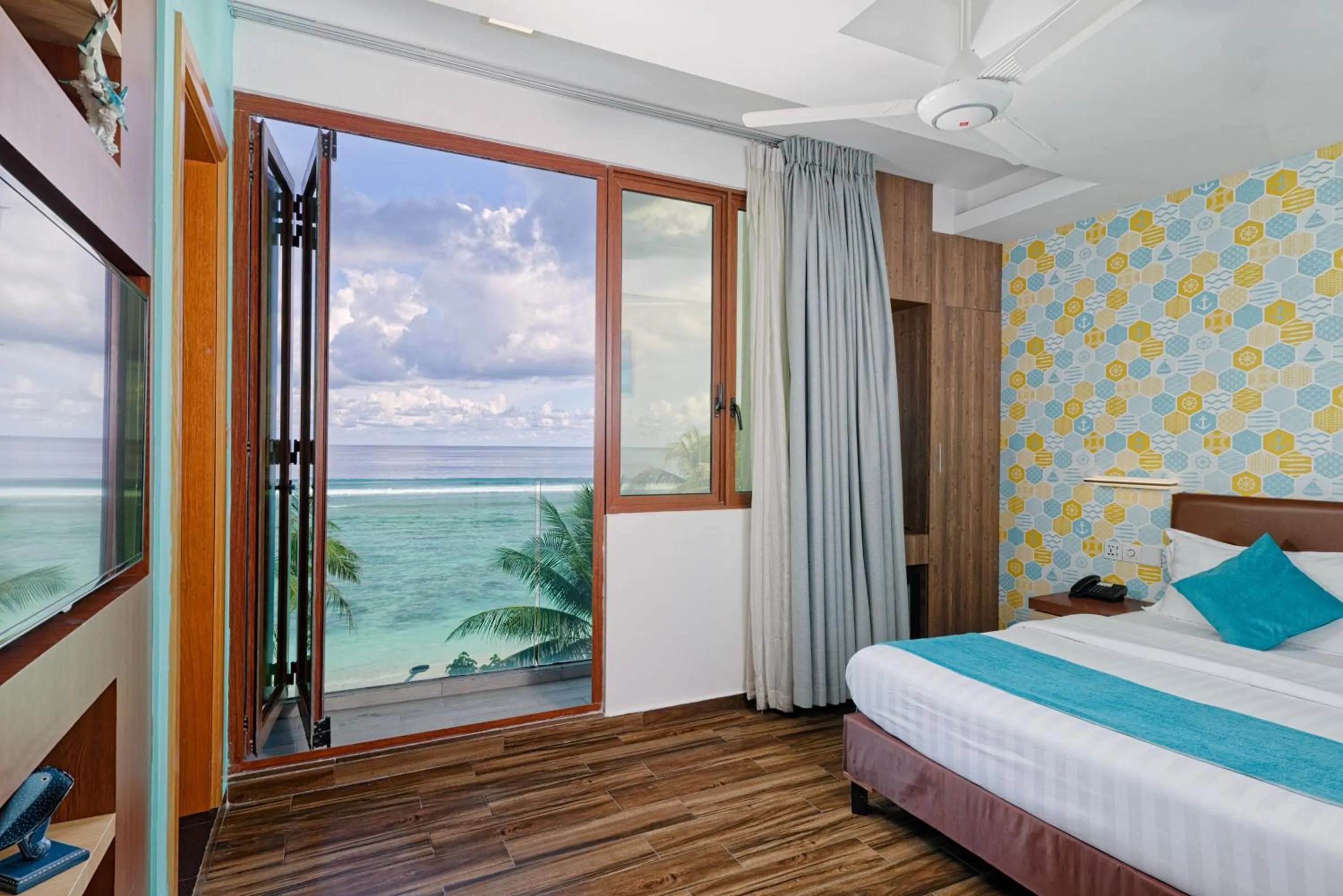 Deluxe Double Room with Sea View (Free Return Airport Transfer and 10% off on Food & Beverage) - single occupancy in h78