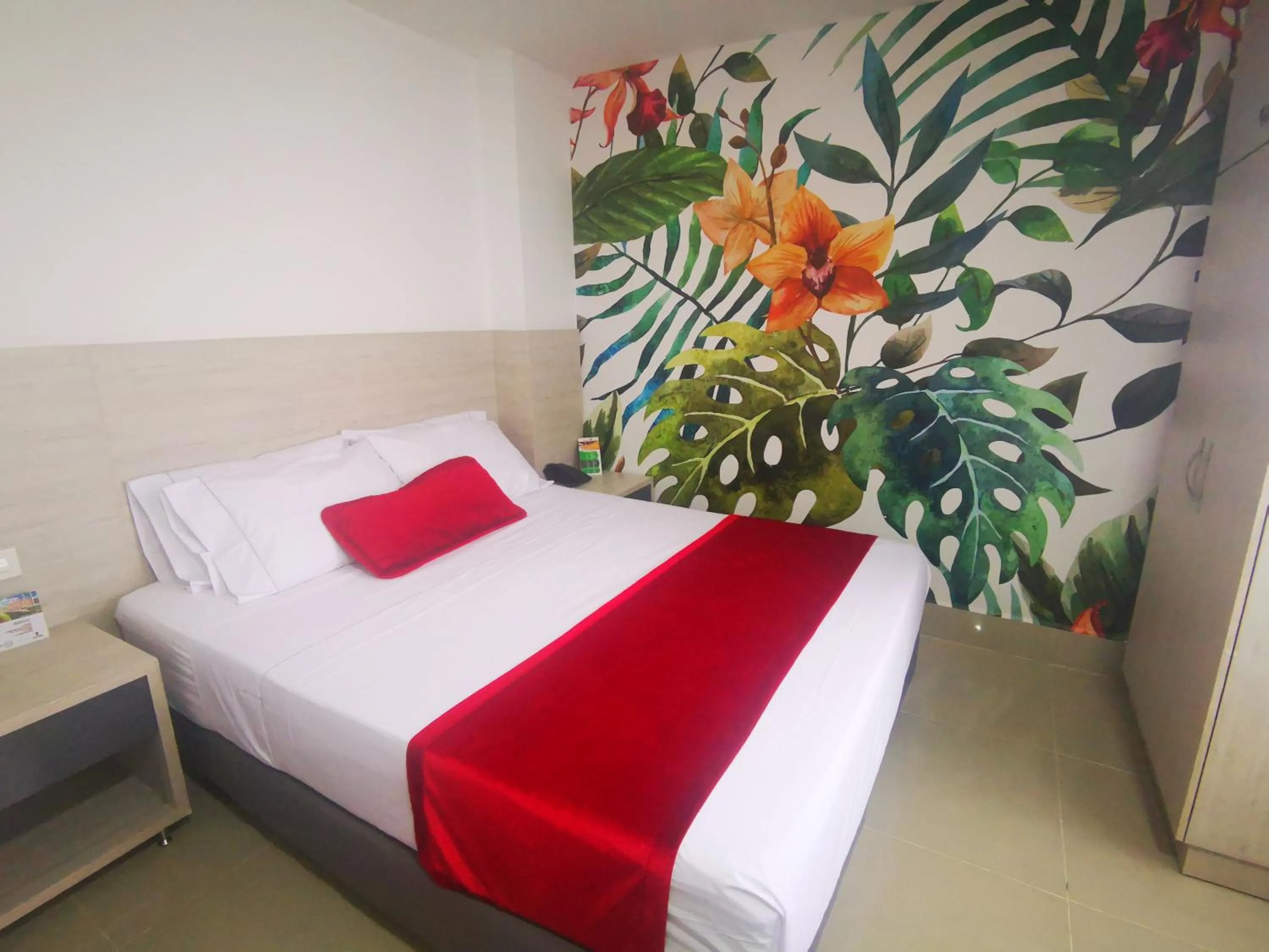 Double Room - single occupancy in Hotel Lleras Express