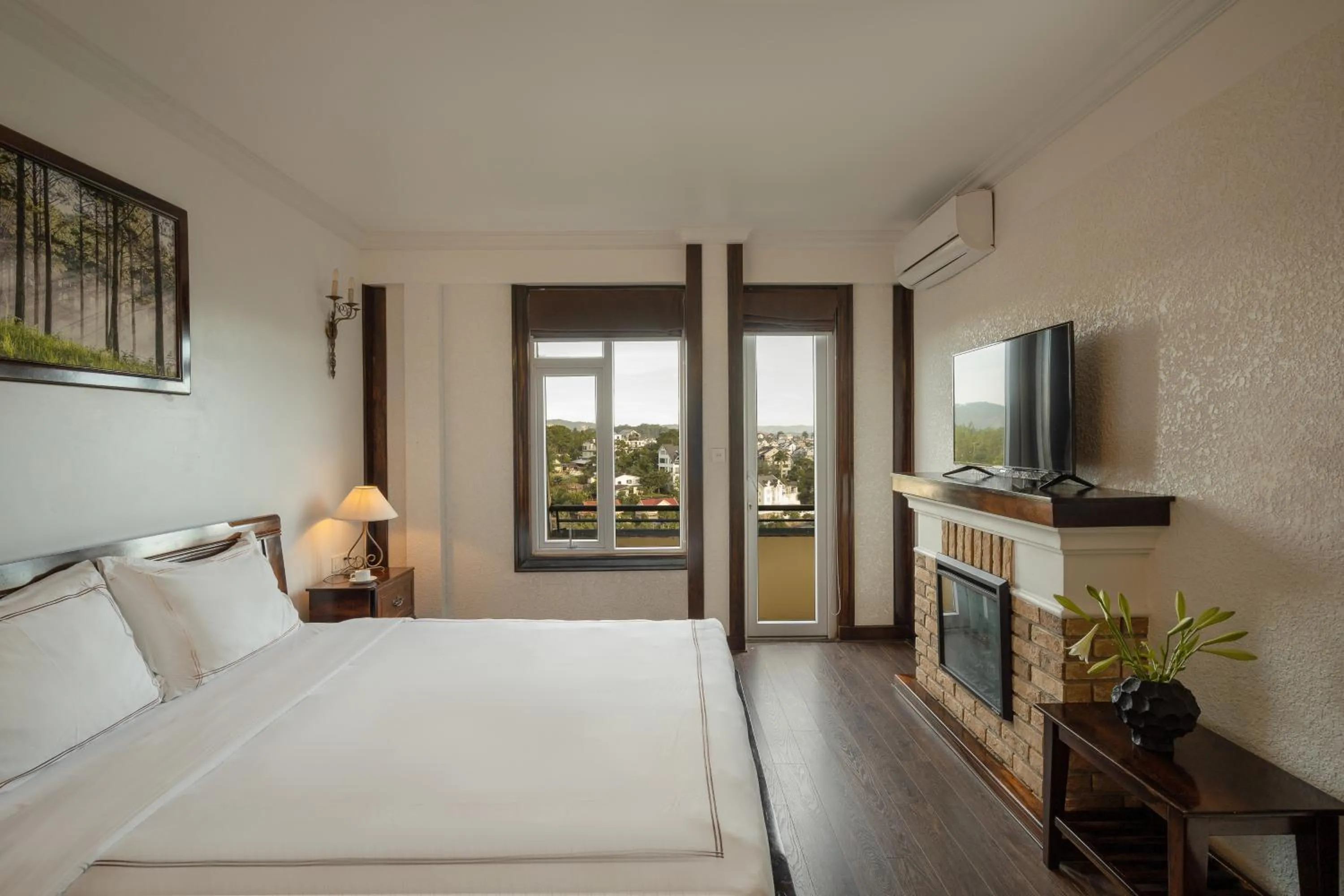 Deluxe Double Room with Balcony in The Manor Villas Da Lat