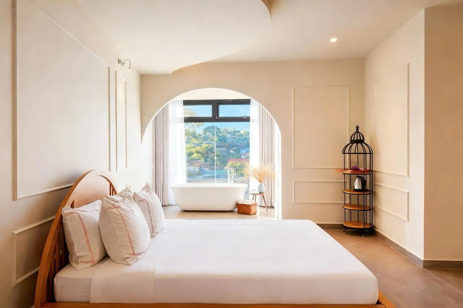 King Suite in The Manor Villas Da Lat