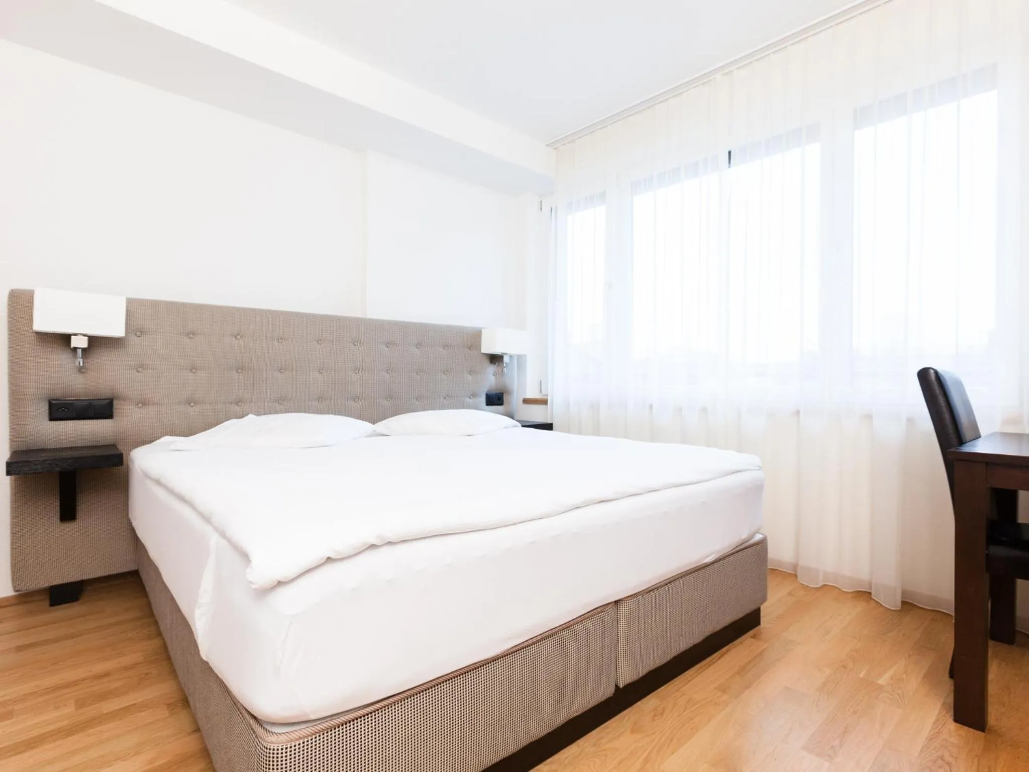 Studio Apartment in Swiss Star Longstreet - Self Check-In