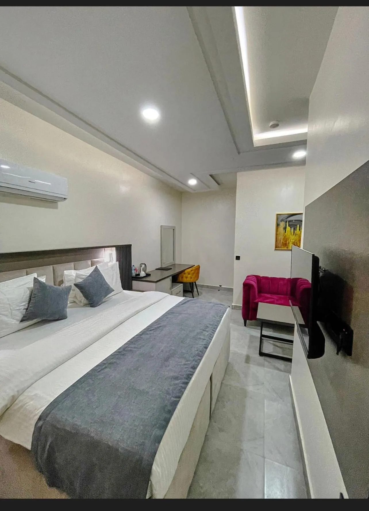 Standard King Room in The Mayrock Hotel