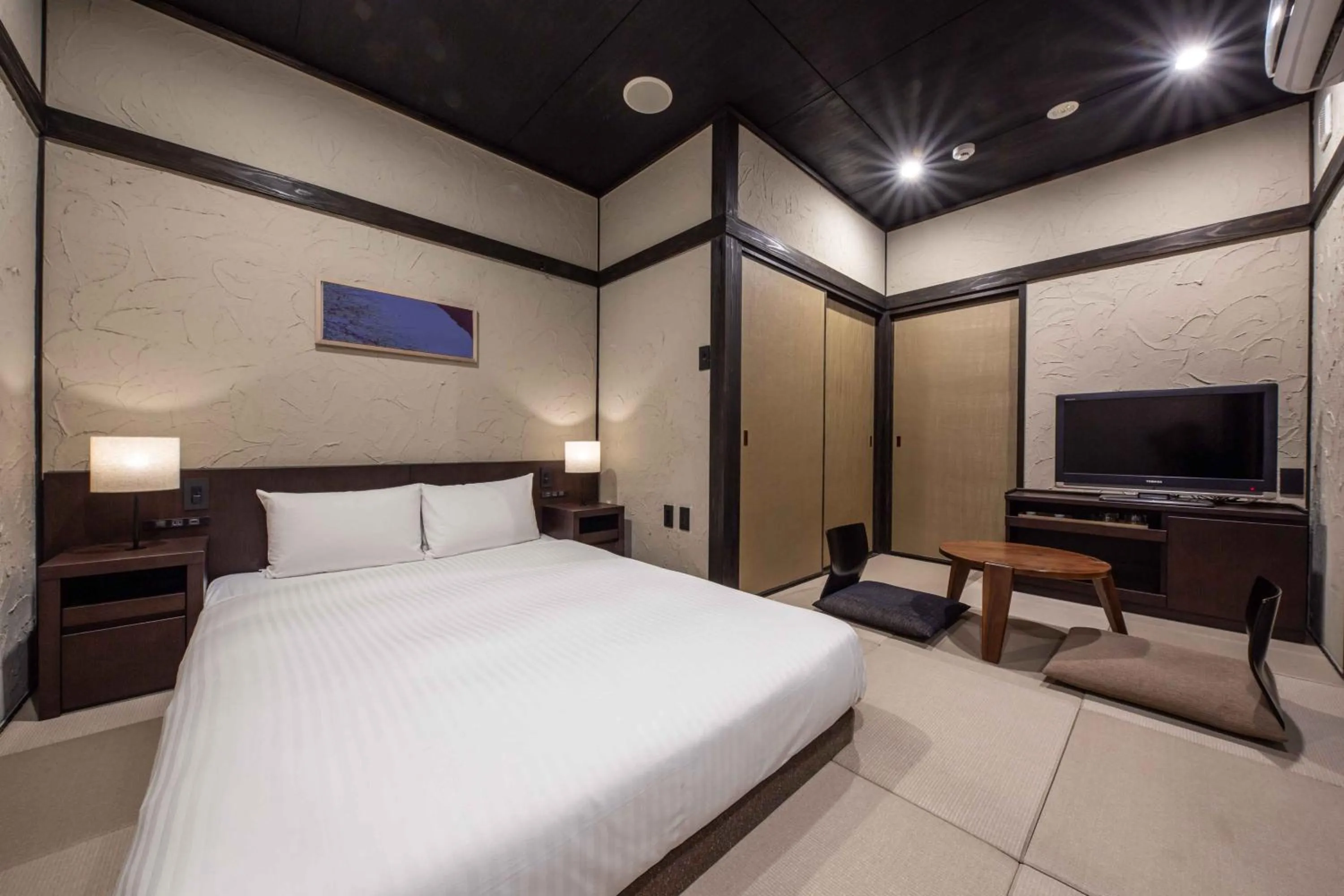 Standard Double Room with Tatami Area with Semi Open-Air Bath (29㎡) in Beppu Nagomitsuki