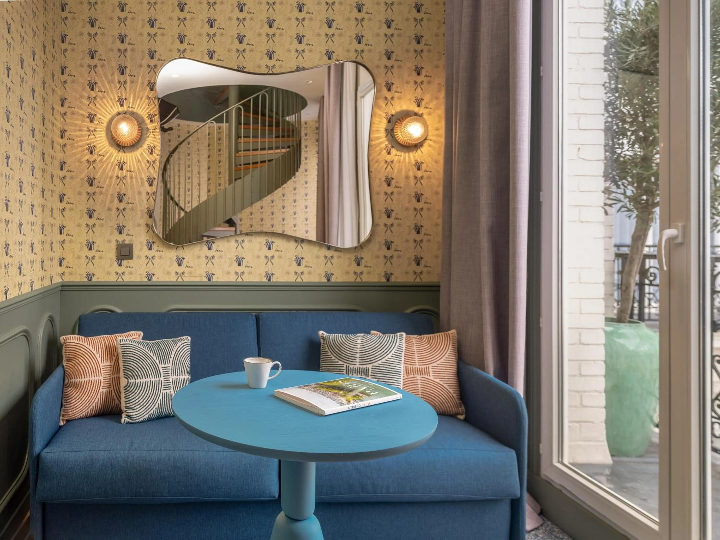 Suite in Miss Fuller