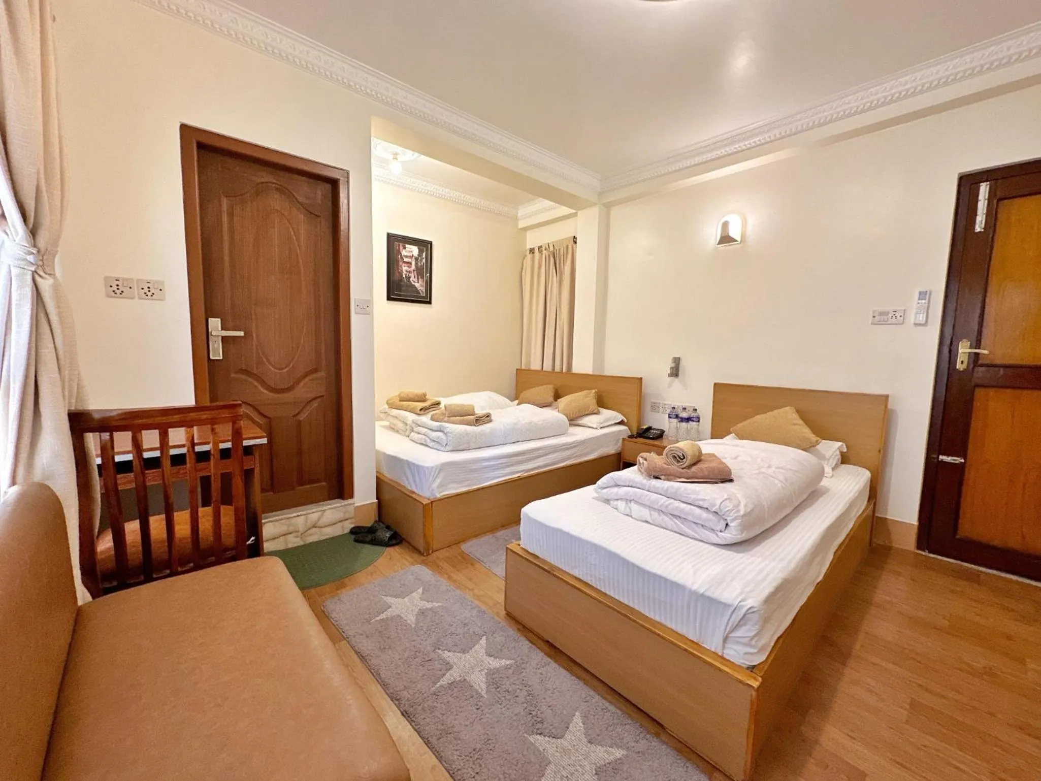 Deluxe Triple Room in Shakya House