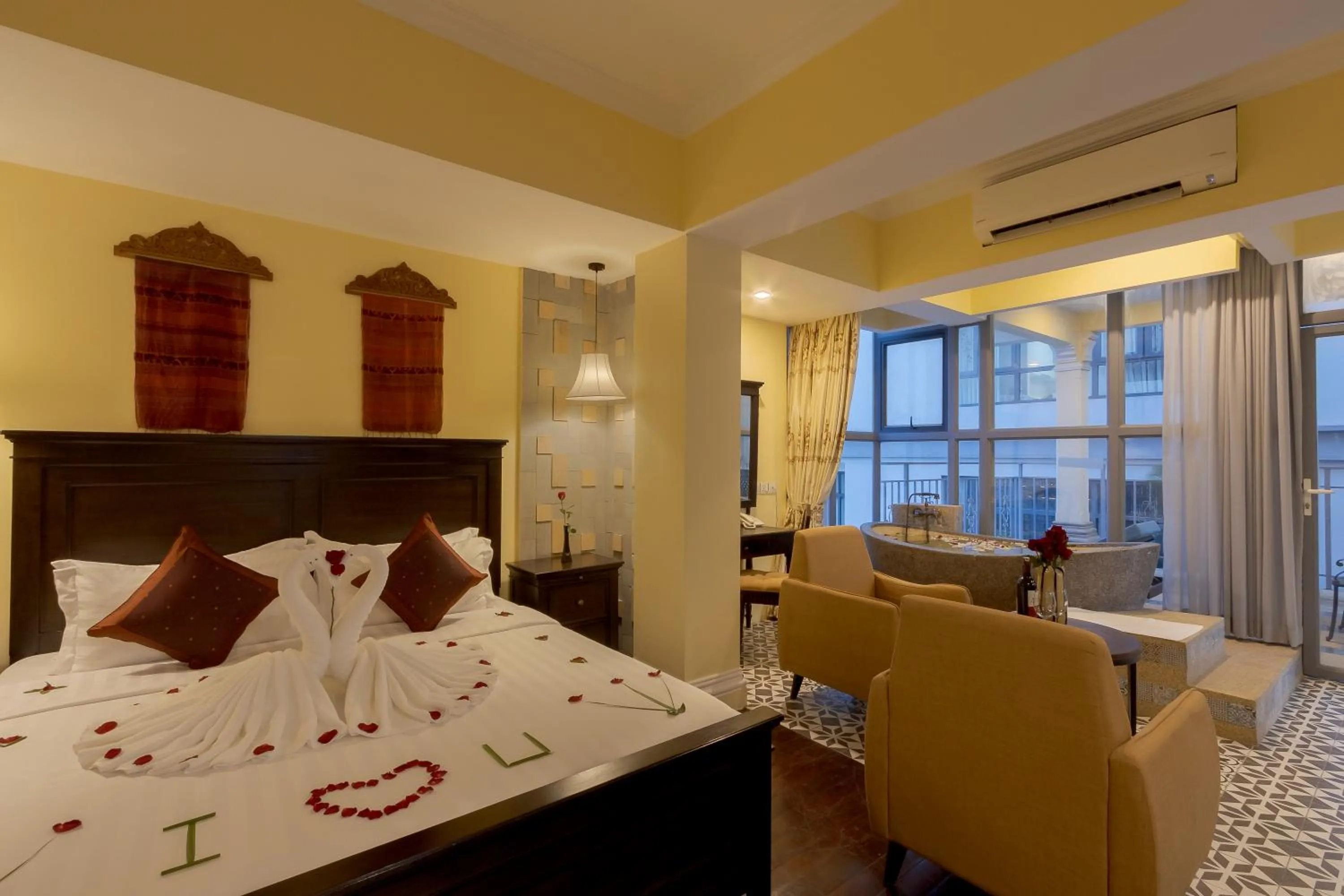Bedroom, Bed in ARISON Hotel