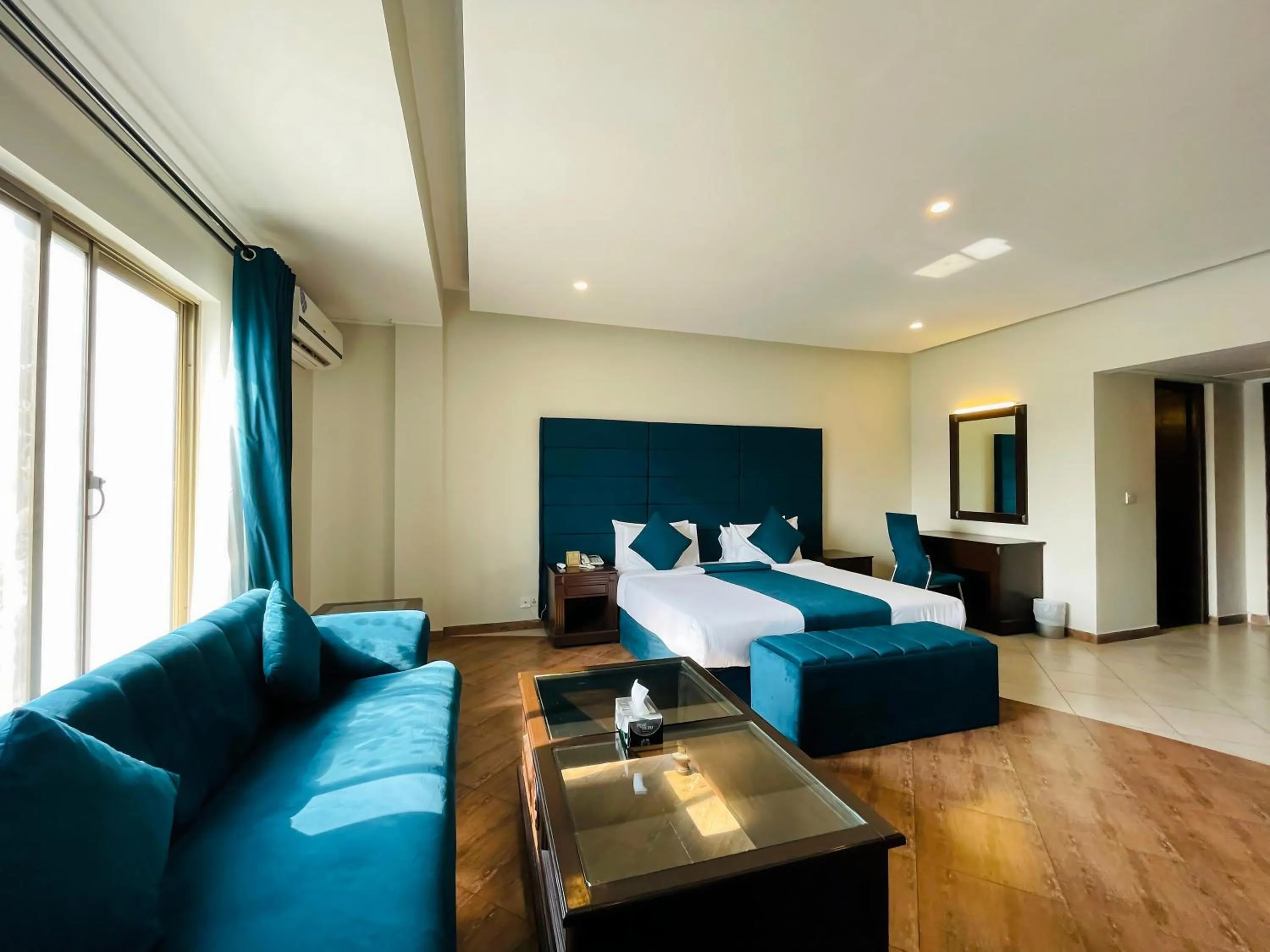 Suite in Grand Regency