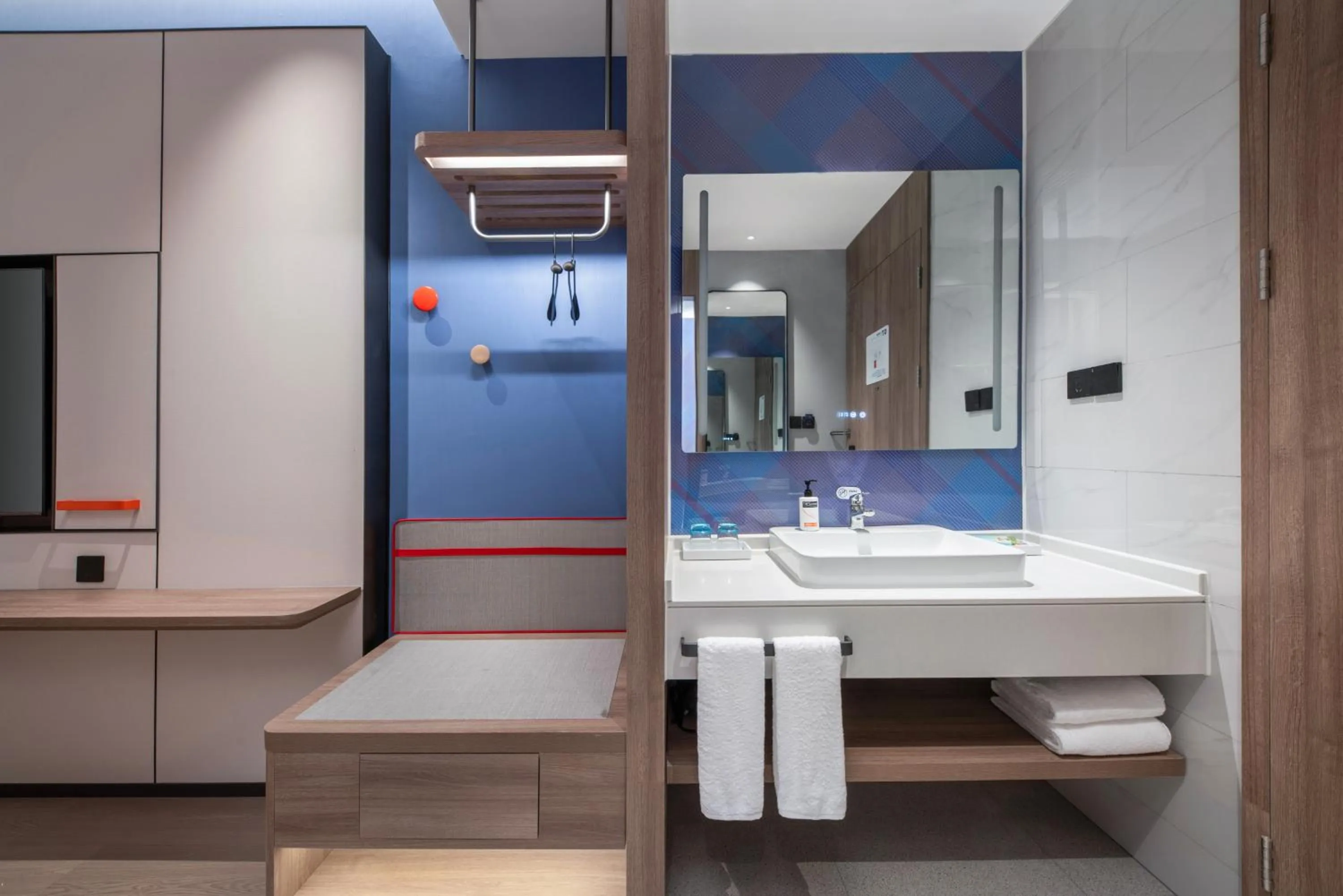 Standard King Room with City View in Holiday Inn Express Beijing Mentougou by IHG