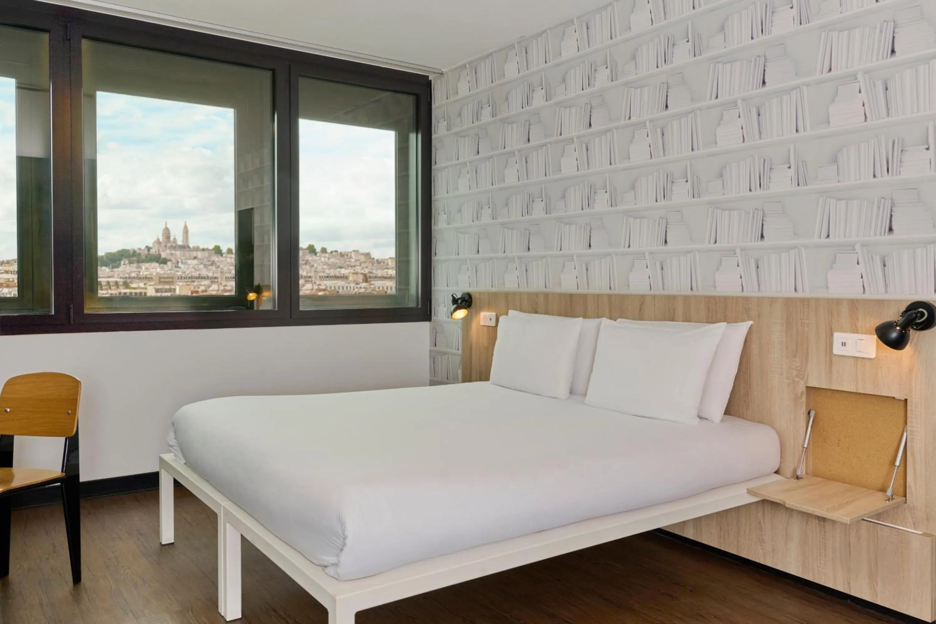 Deluxe King Room in Generator Paris