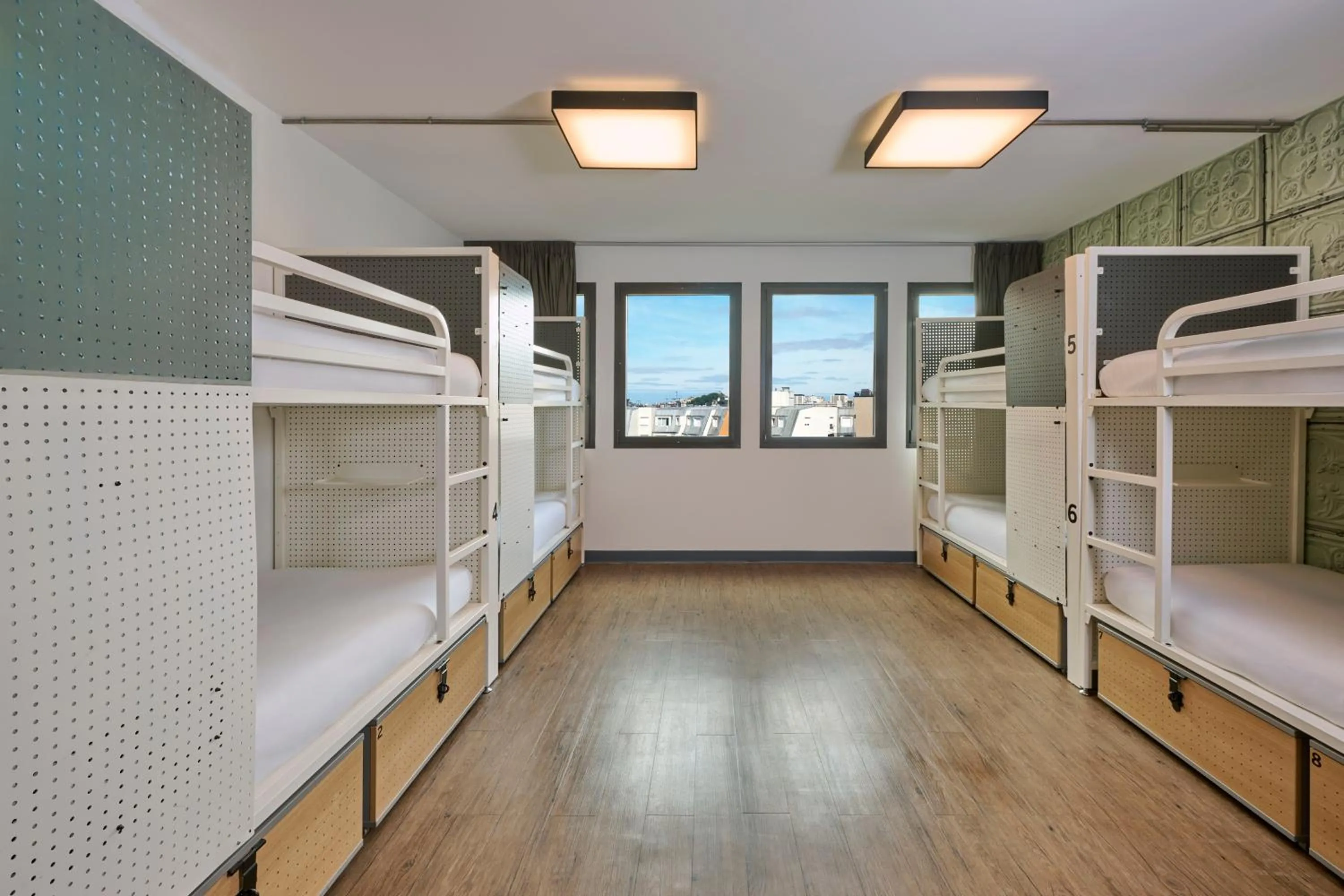 Room with 8 beds and Private Bathroom in Generator Paris