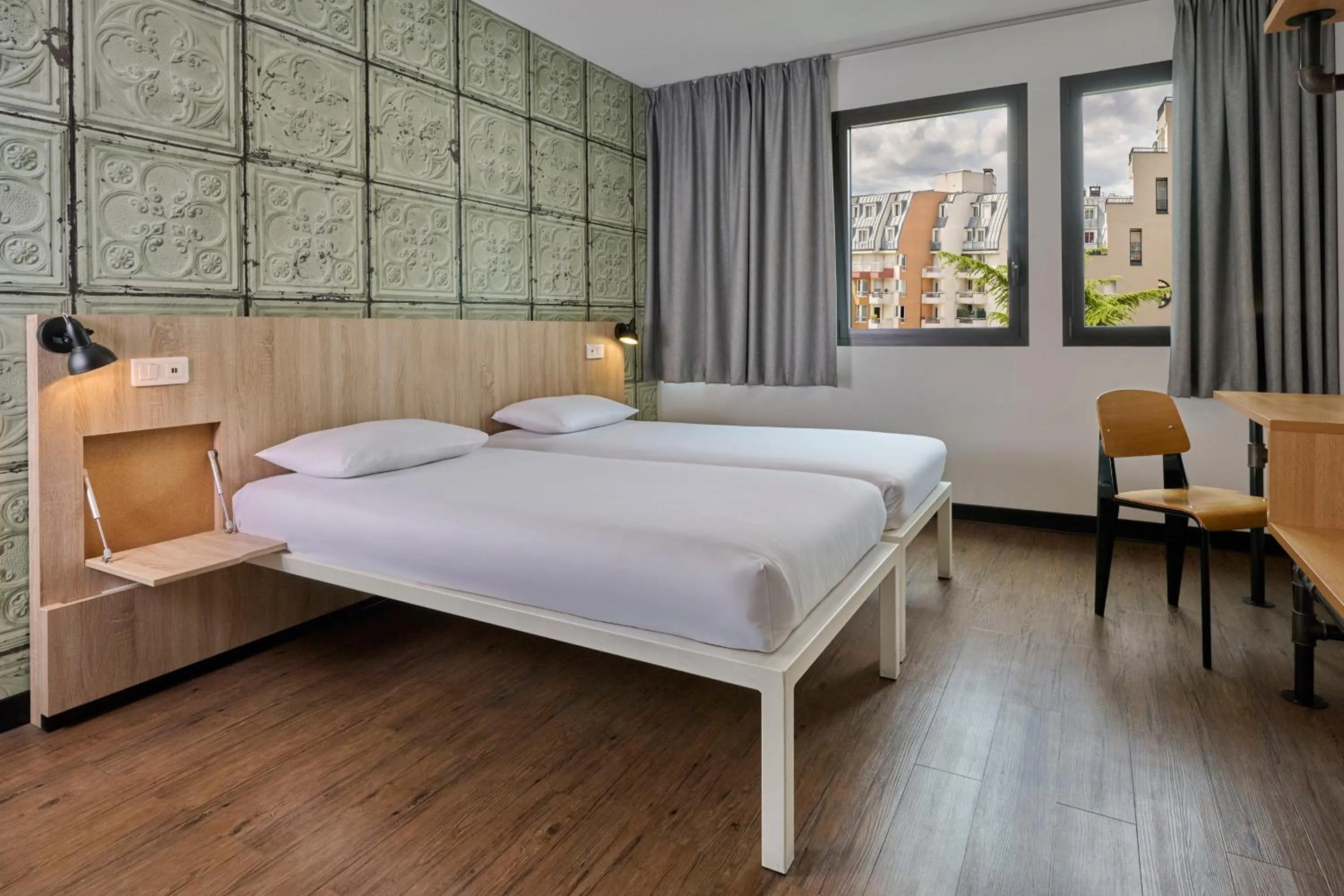 Deluxe Twin in Generator Paris