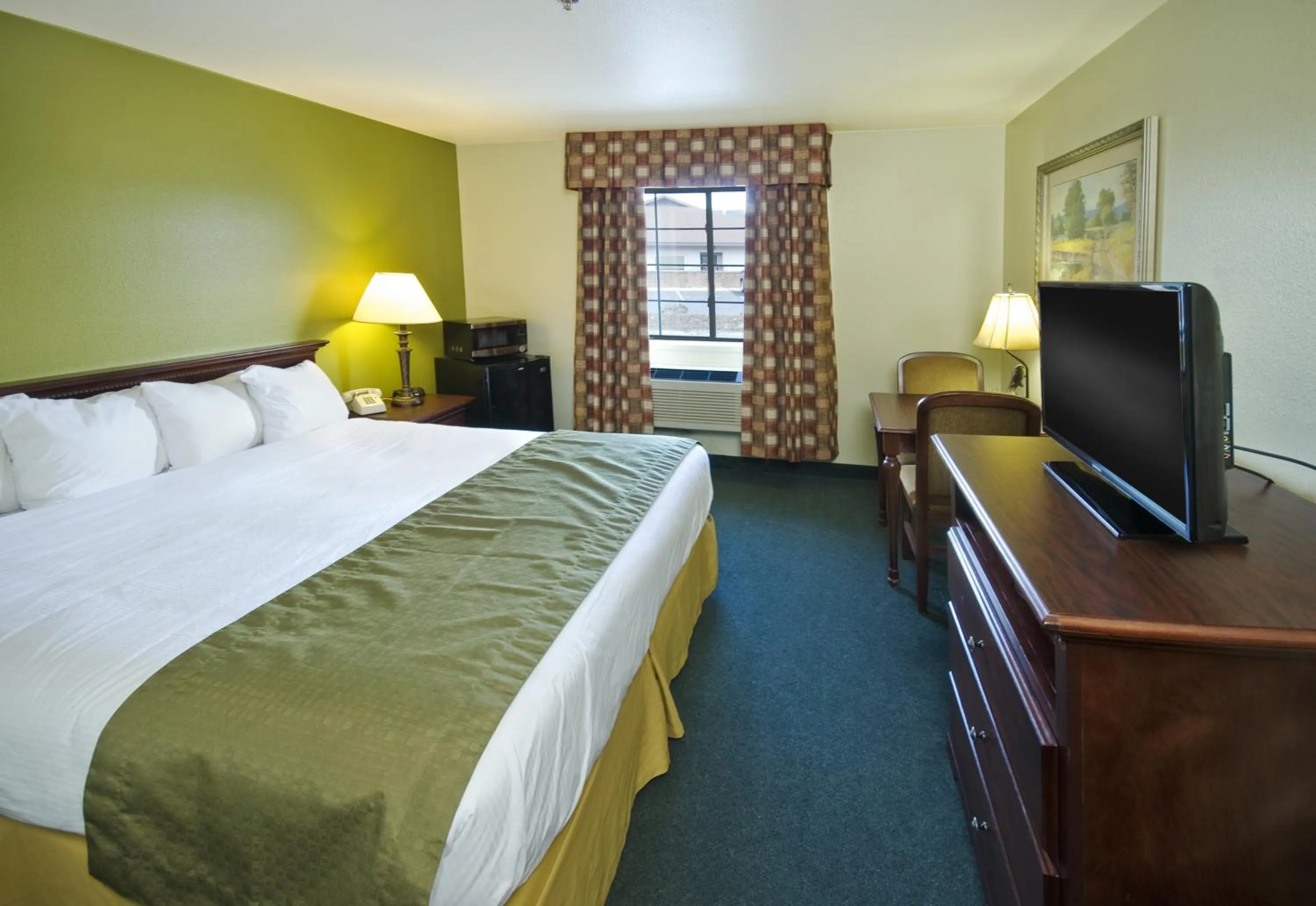 King Room - Mobility Access/Non-Smoking in Super 8 by Wyndham McCall