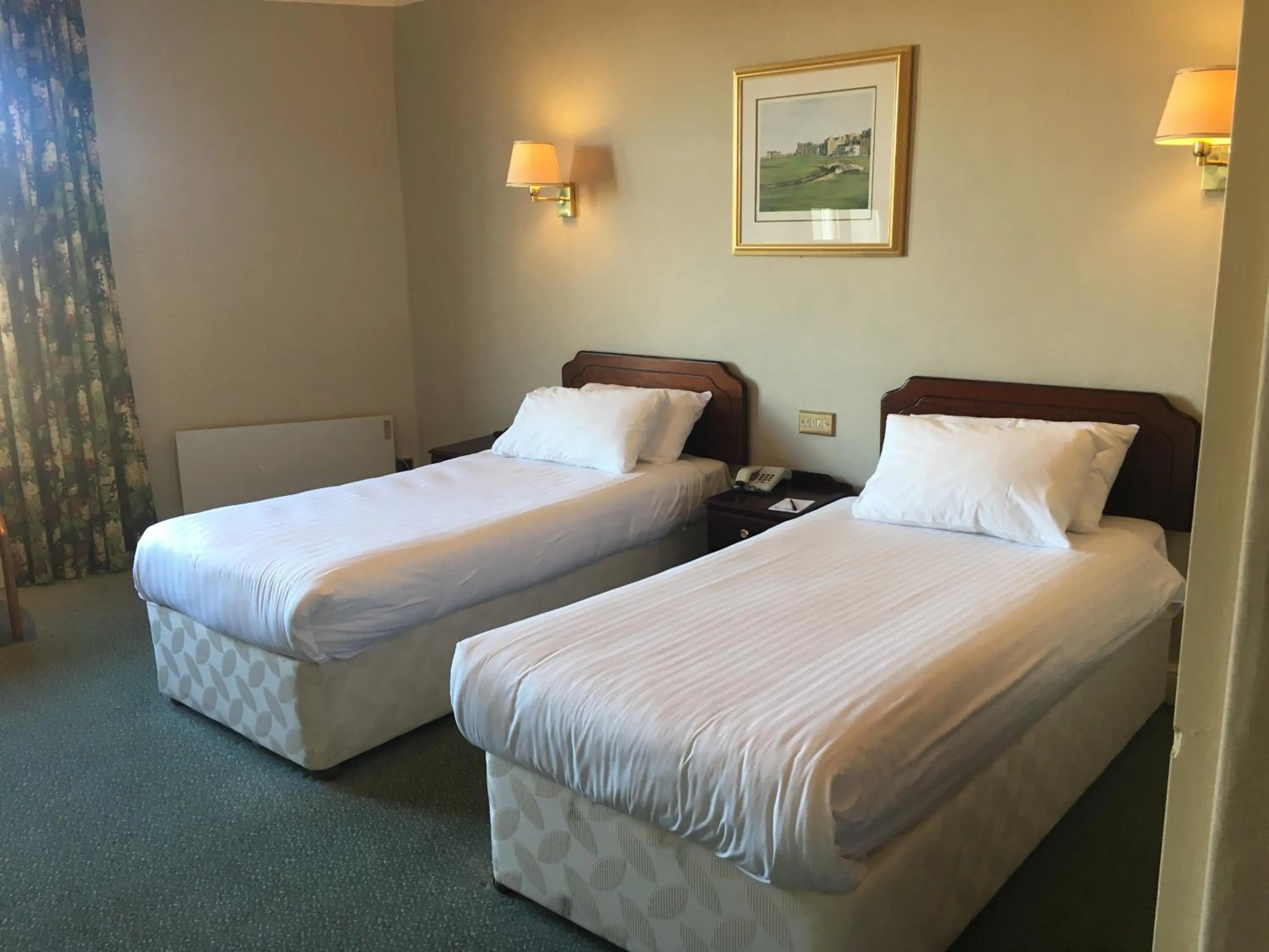 Classic Twin Room in Nethybridge Hotel