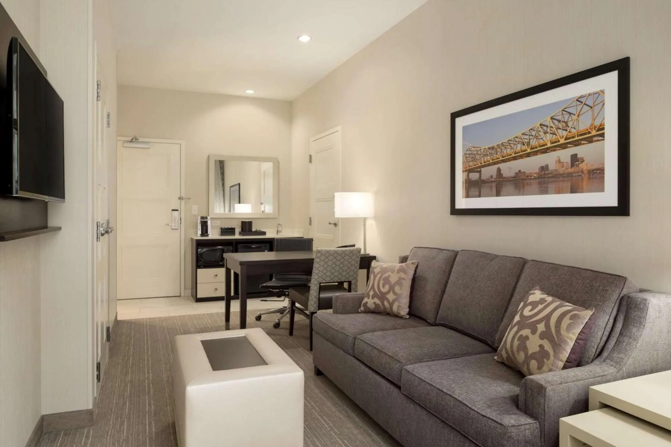 King Suite - Disability Access in Embassy Suites Louisville Downtown