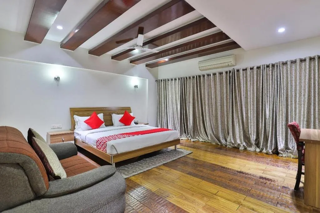 Superior King Room in Biznotel by Pride Bharuch