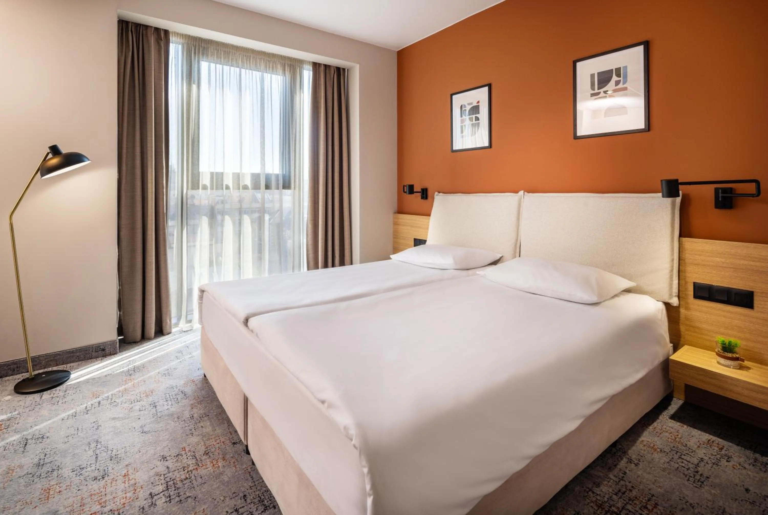 Deluxe Queen Room in B1 Downtown Hotel