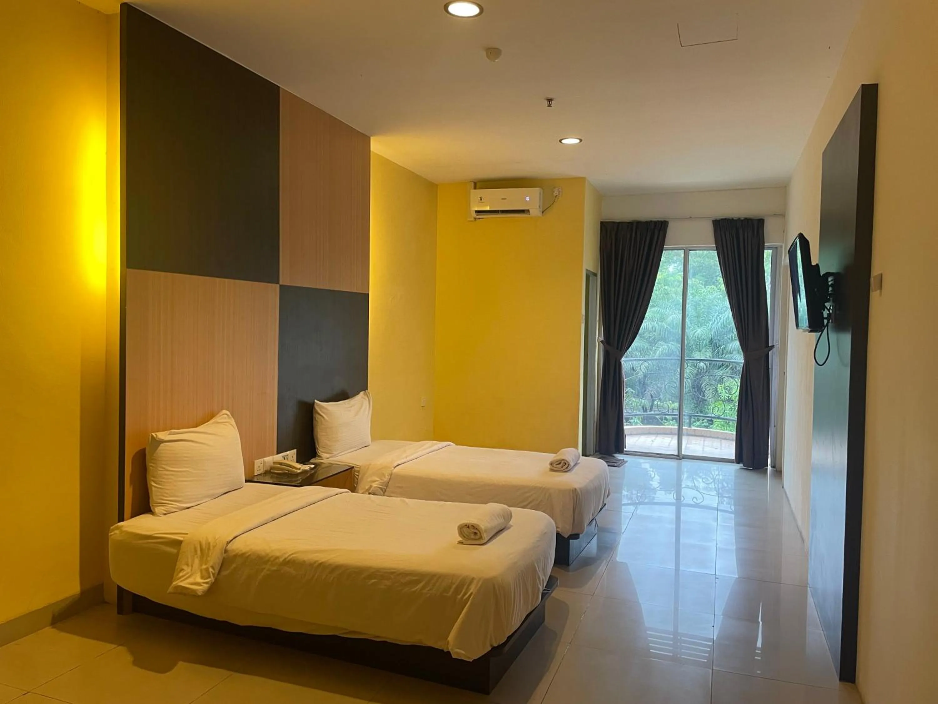 Twin Room in Baloi View Apartment