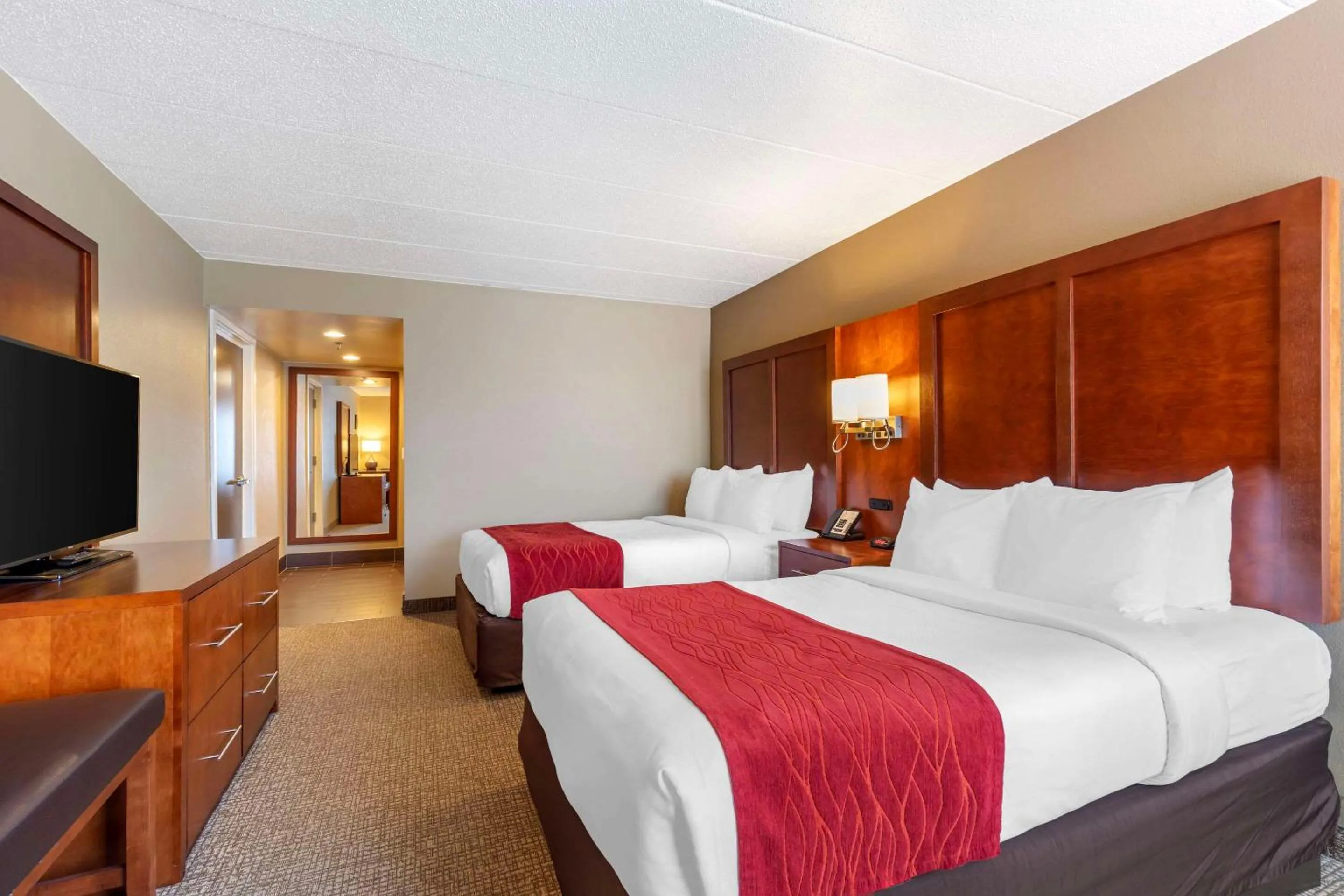 Double Suite with Two Double Beds - Accessible/Non-Smoking in Comfort Inn & Suites Aberdeen