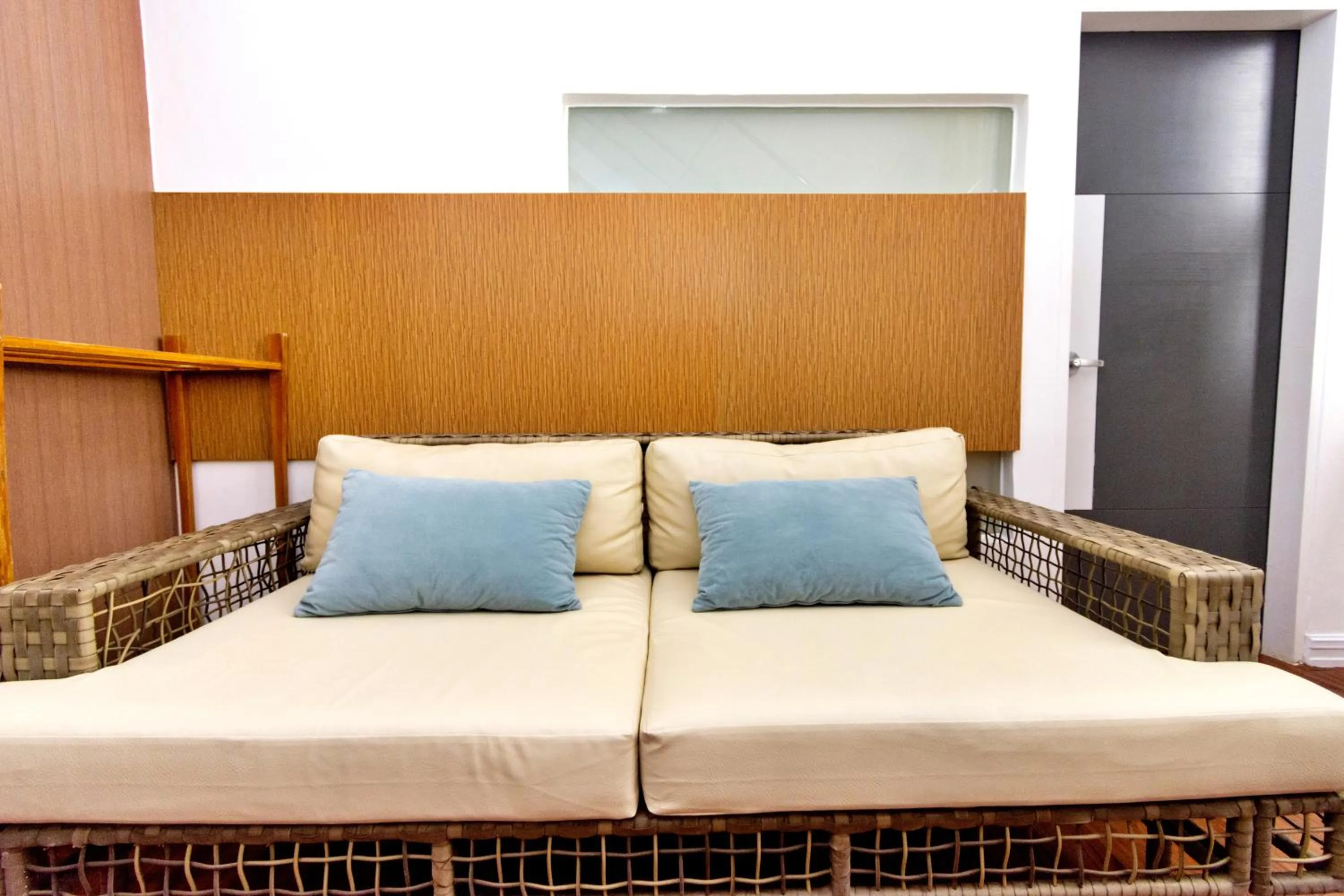 Two-Bedroom Loft with Free Dip Pool Bar Access in Ferra Premier by JG