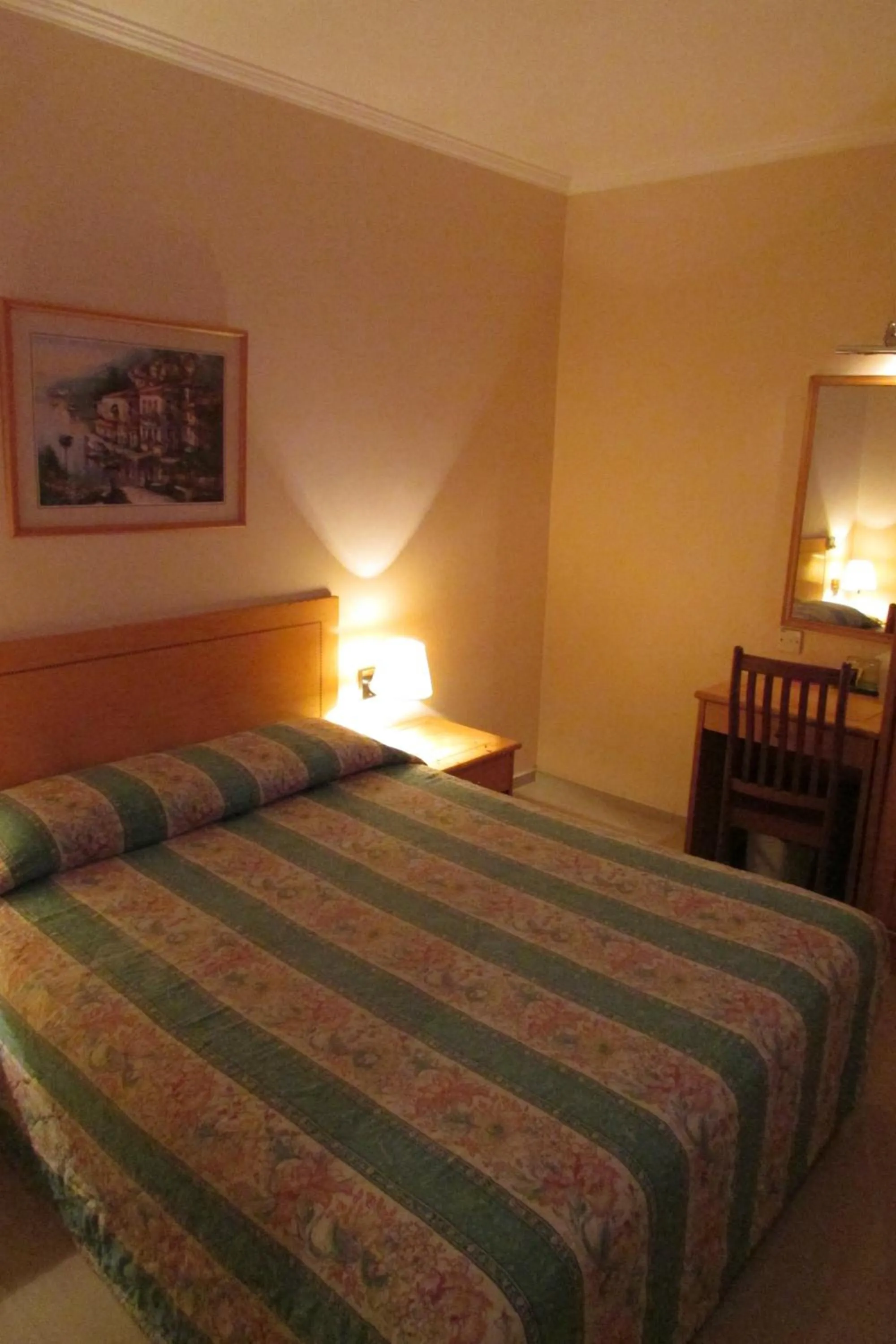 Standard Queen Room in New Orchid Hotel